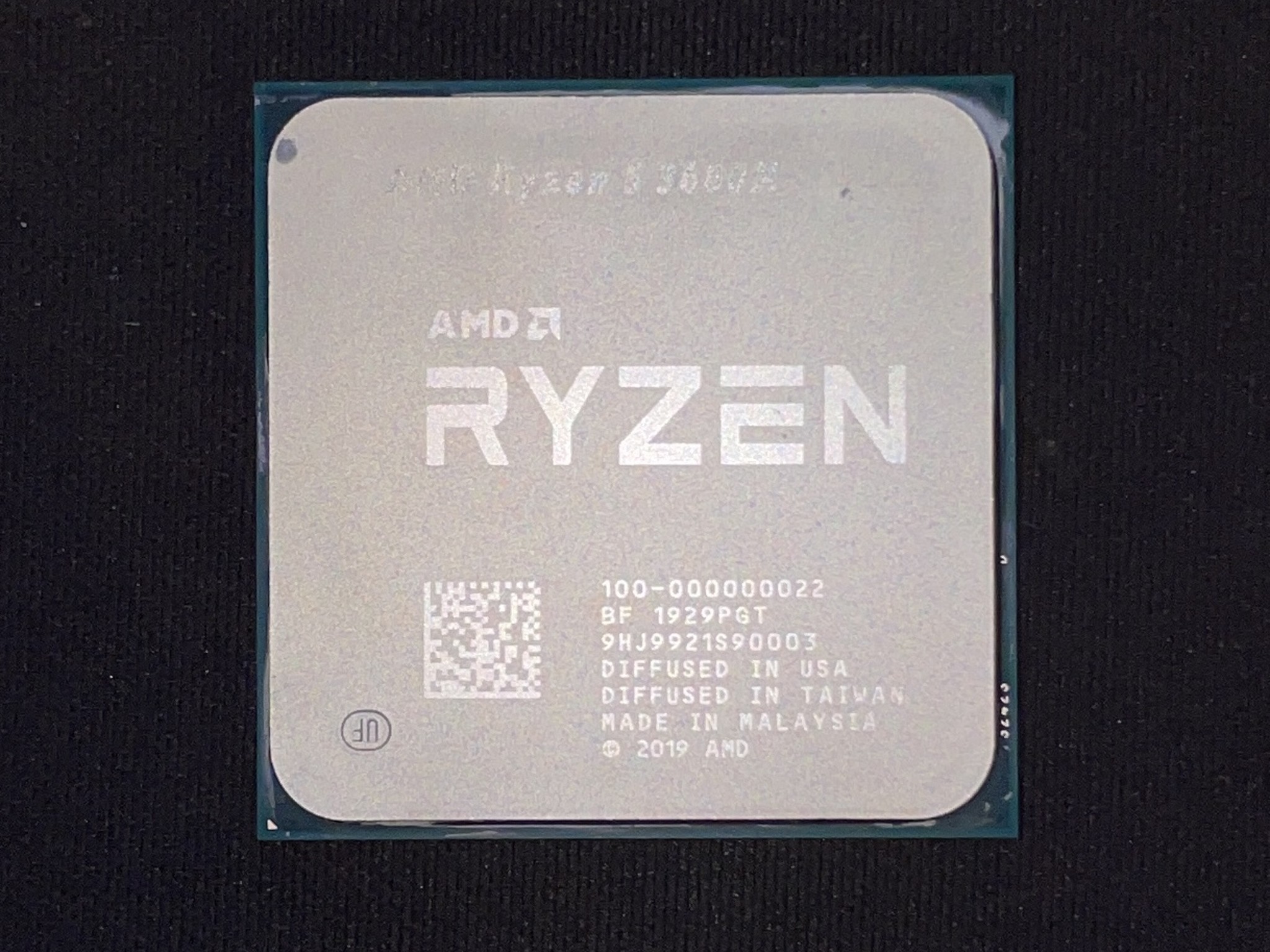 AMD Ryzen 5 3600x 6 Core, 12 Thread Processor w/ AMD Wraith CPU Cooler