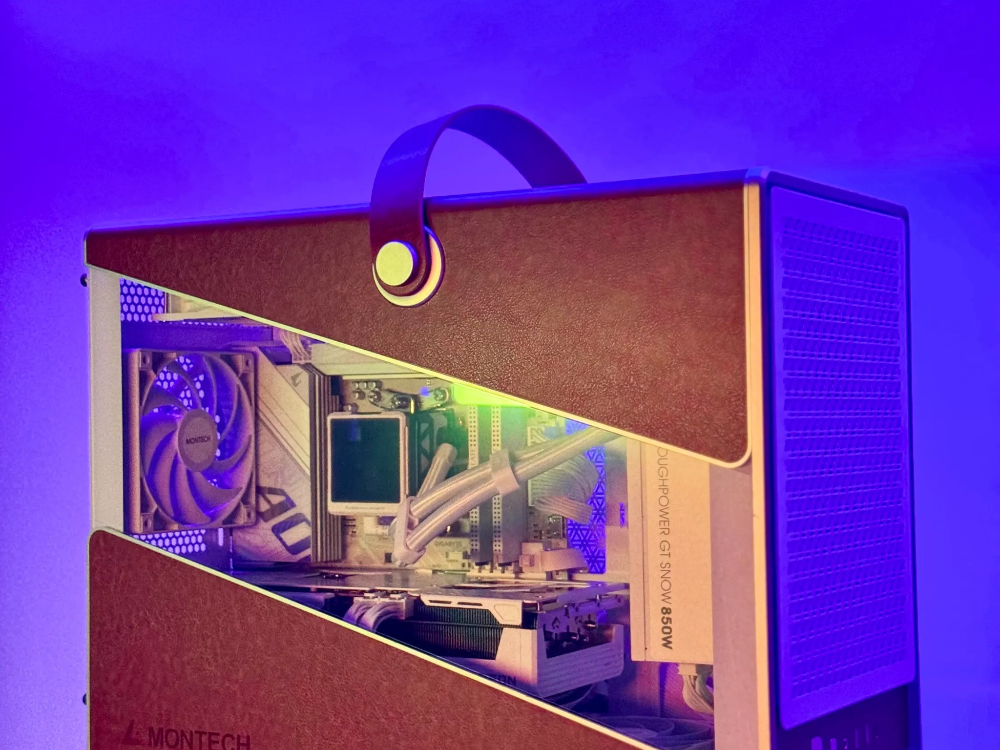 The Dream Machine ☁️🌜✨ Gaming PC  🚀 Radeon 9070 OC, Ryzen 9800X3D, 32GB RAM, 4TB SSD, Aorus ICE Mobo
