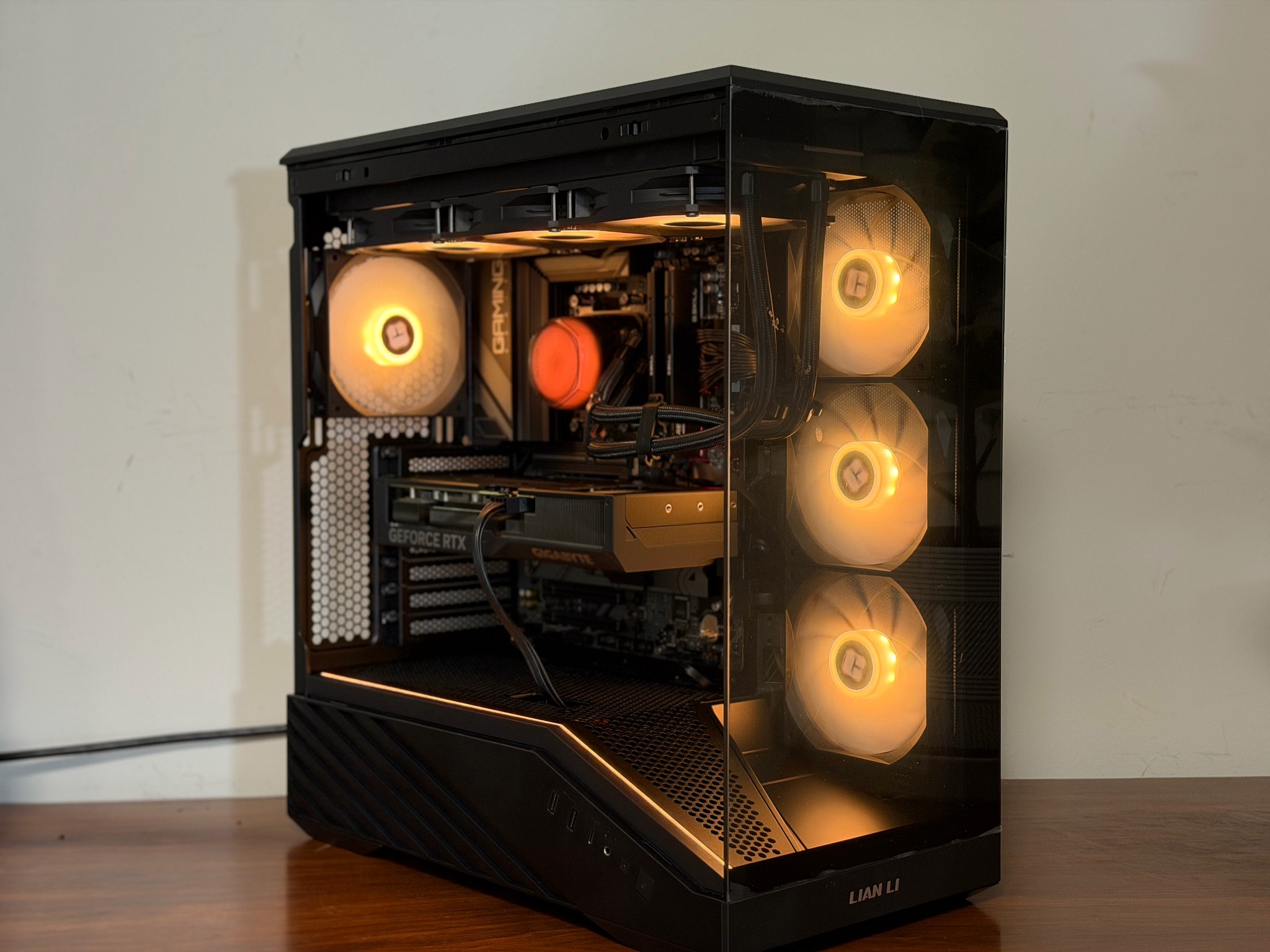 RTX 4070 | Ryzen 5 7600X | 32GB DDR5-6000 | B650 | 2TB SSD | 750W PSU