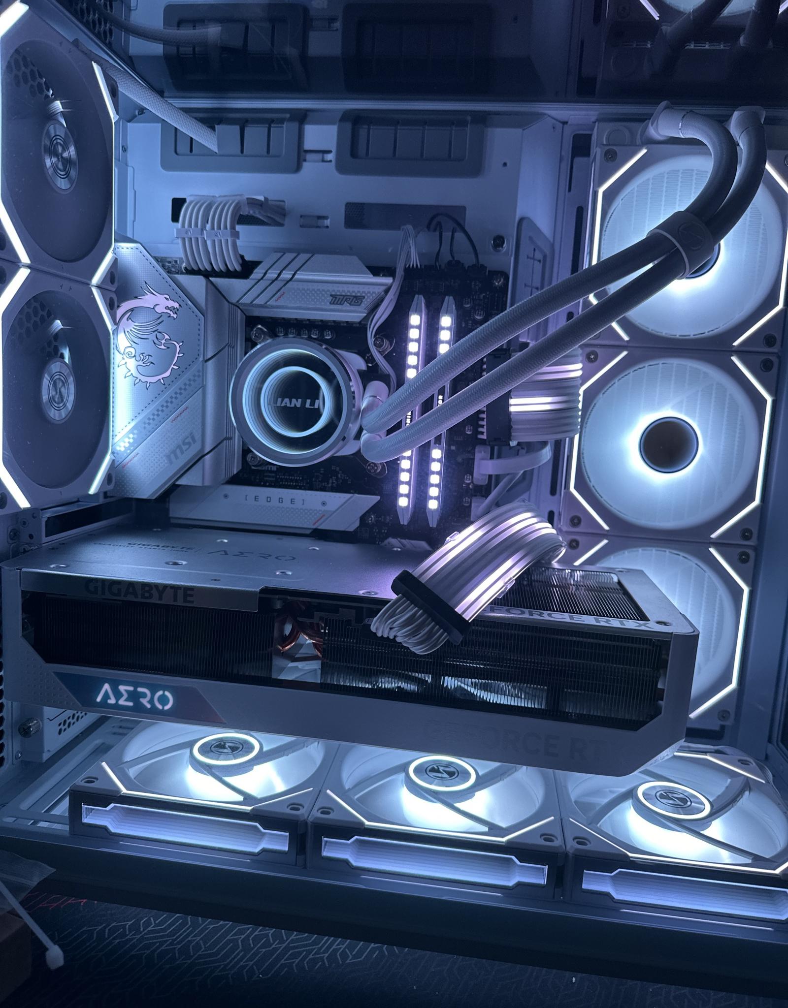 GIGABYTE 4080 AERO OC