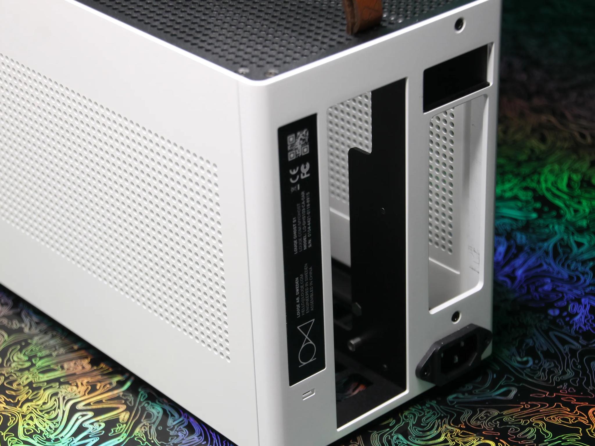 LOUQE GHOST S1 MkIII // ITX PC Case
