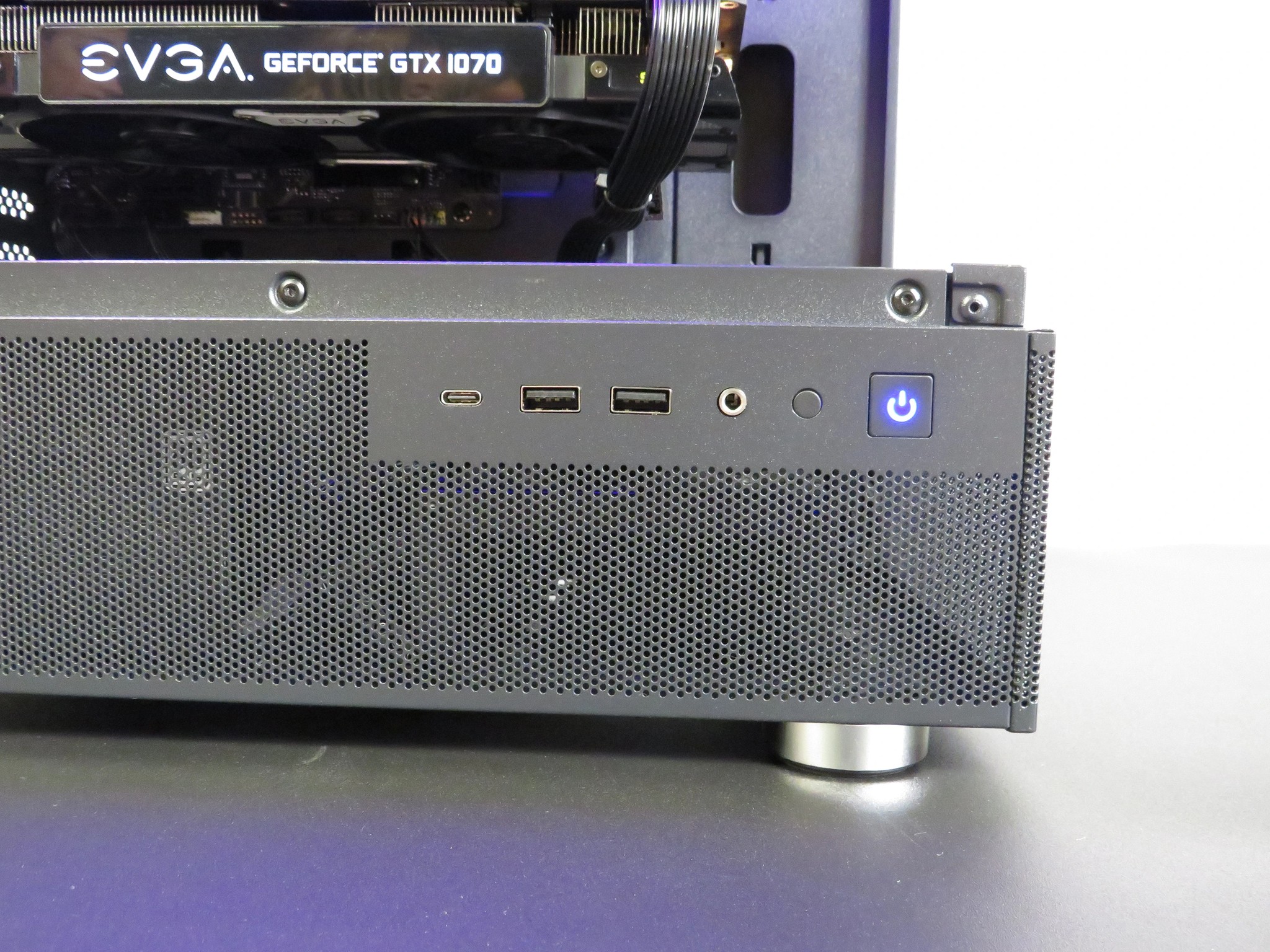 High Quality Entry Level gaming. Ryzen 5 2600 + GTX 1070 + 1 TB M.2 SSD