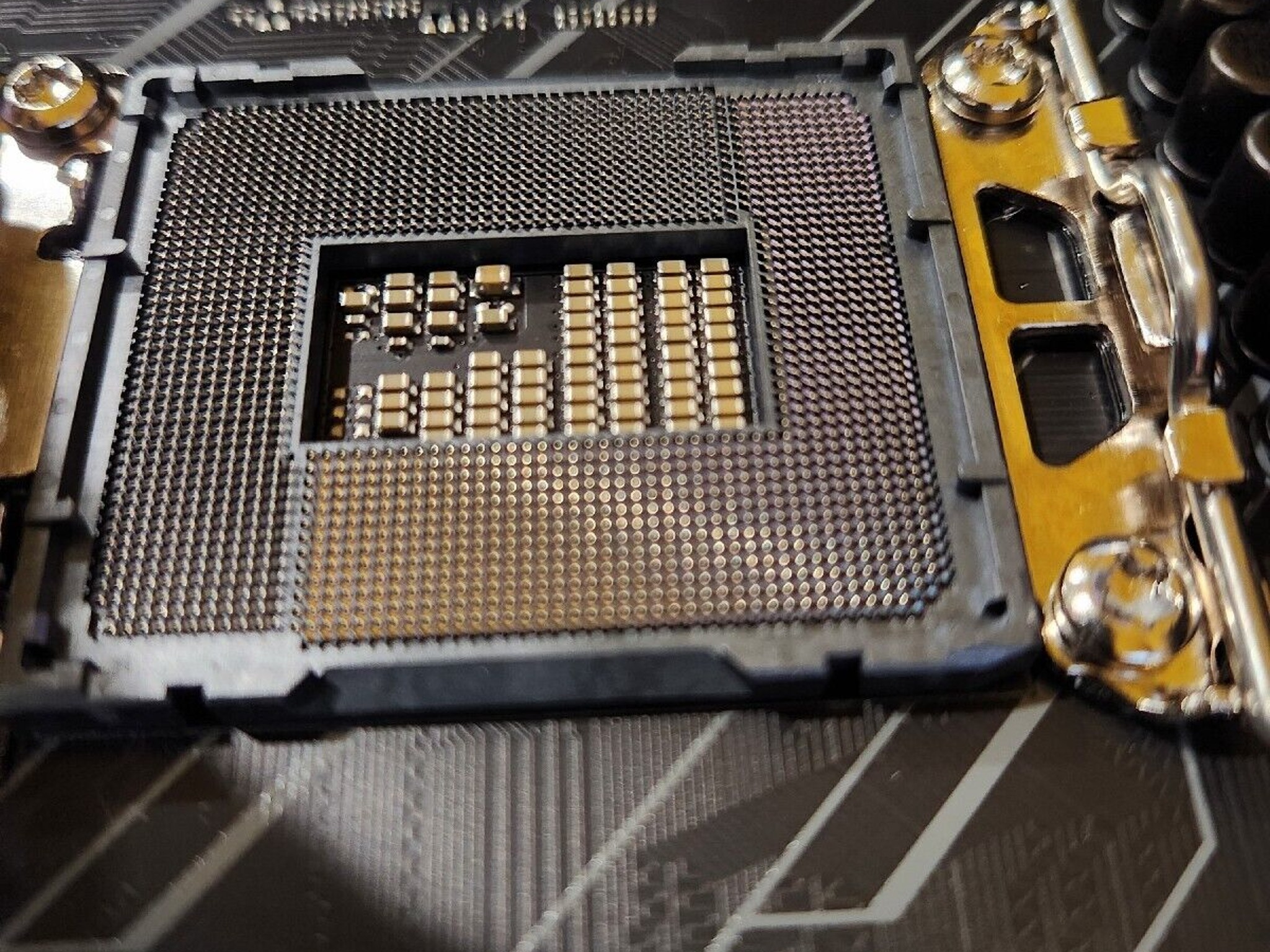 ASUS TUF Gaming Z690-Plus WiFi DDR5 LGA 1700 ATX Intel Motherboard