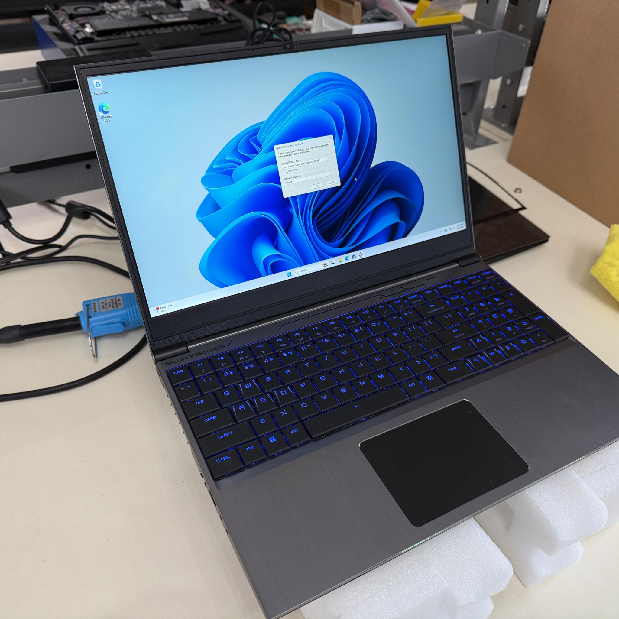Eluktronics Mech-15 G2, Intel i7-8750H, GTX 1060, 8GB Ram, 512GB SSD, 144HZ