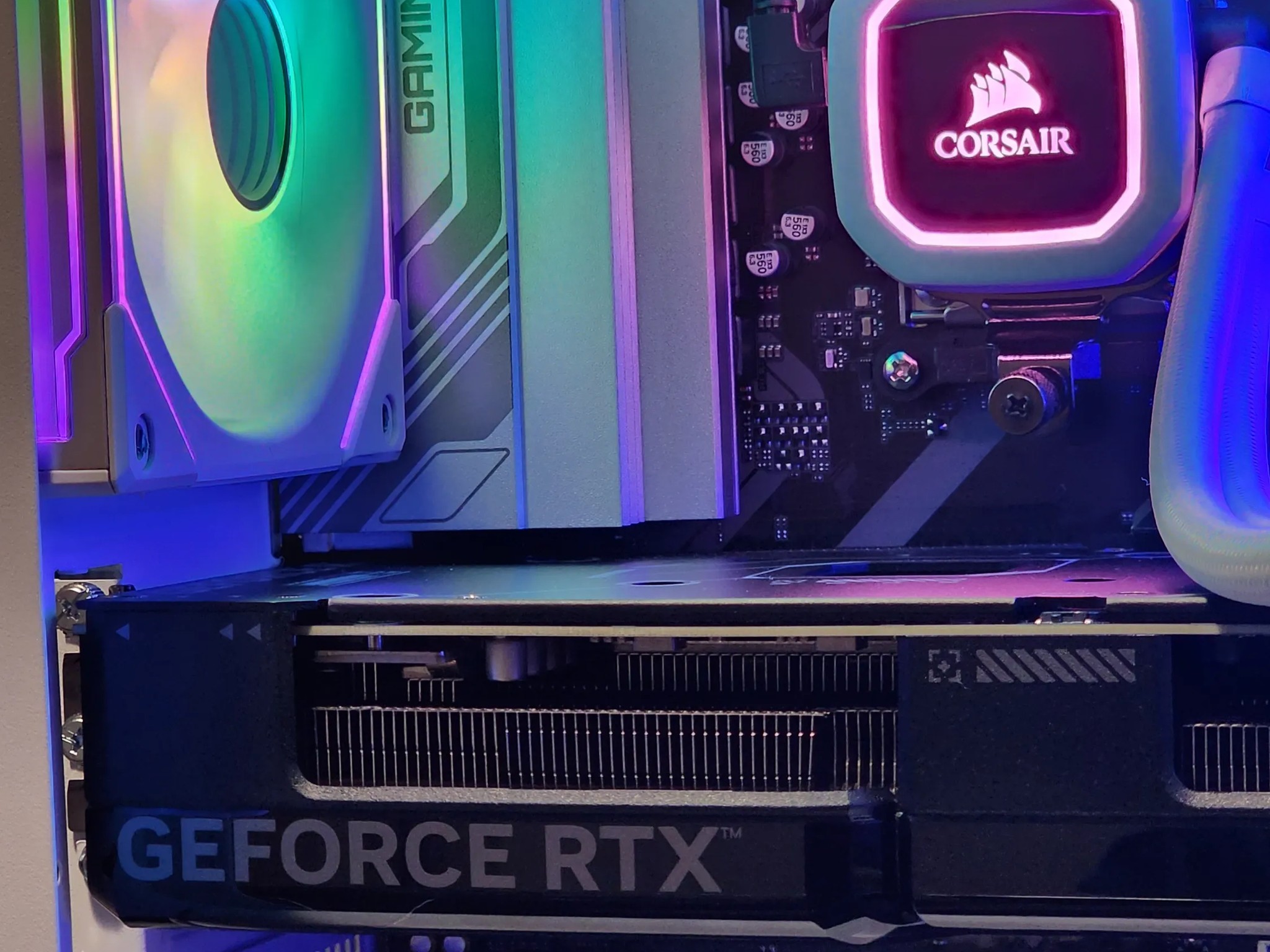 💥Versatile White PC💥 RTX 4070 | Ryzen 7 7700X | 32GB DDR5 | 1TB NVME M.2 | Windows 11 Pro