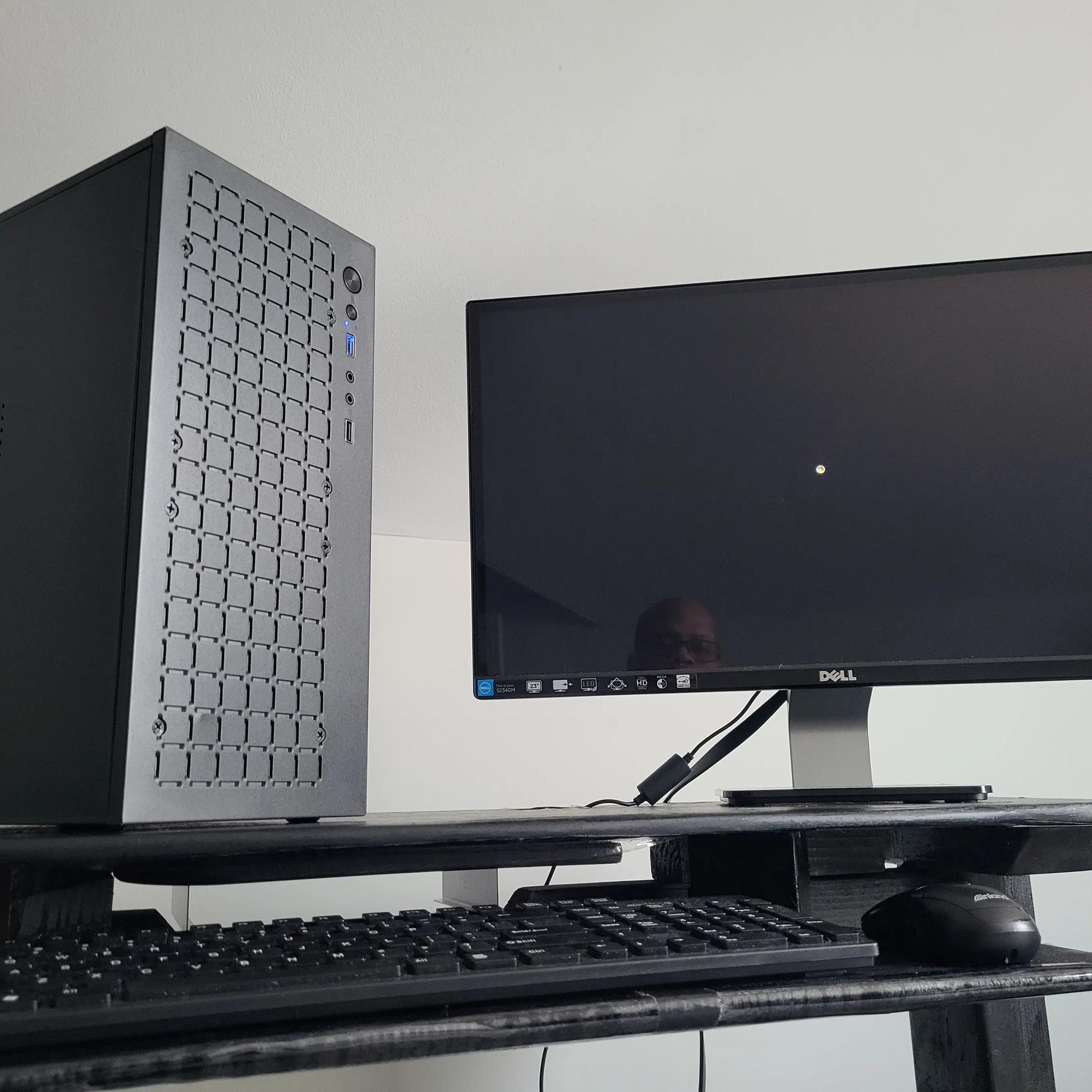 Custom Gaming PC Rx 580 16Gb DDR4 memory, Windows 10