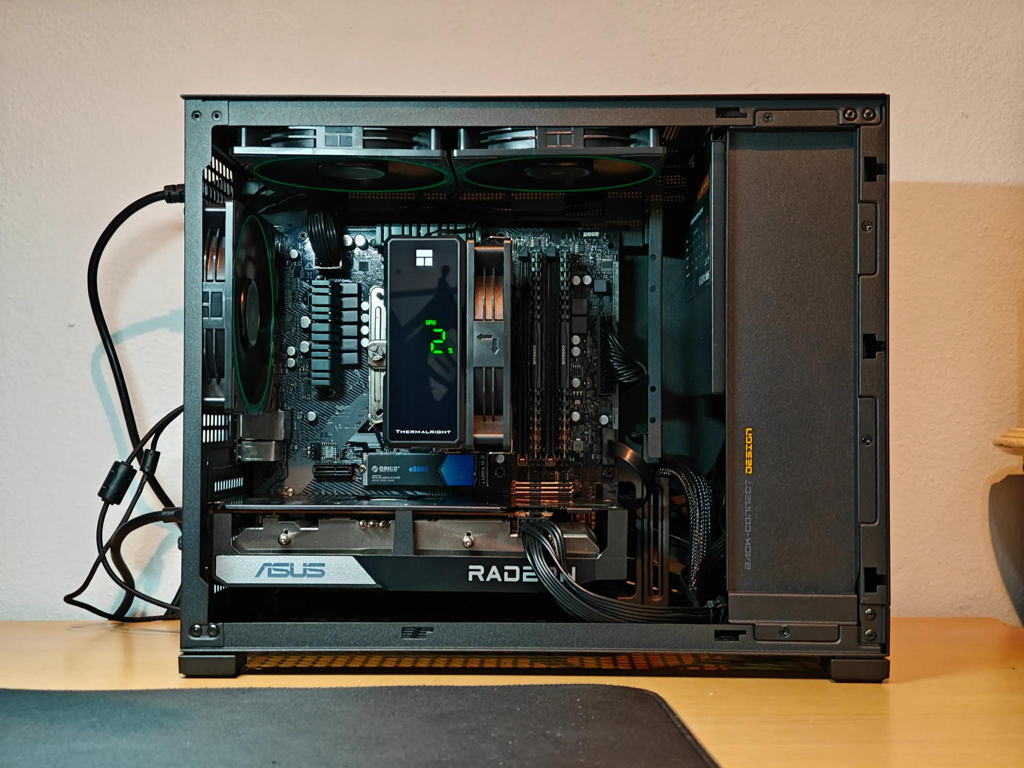 SFF x Blackout | RX 6600 | R5 3600X | 32 GB DDR4 | 1 TB NVME