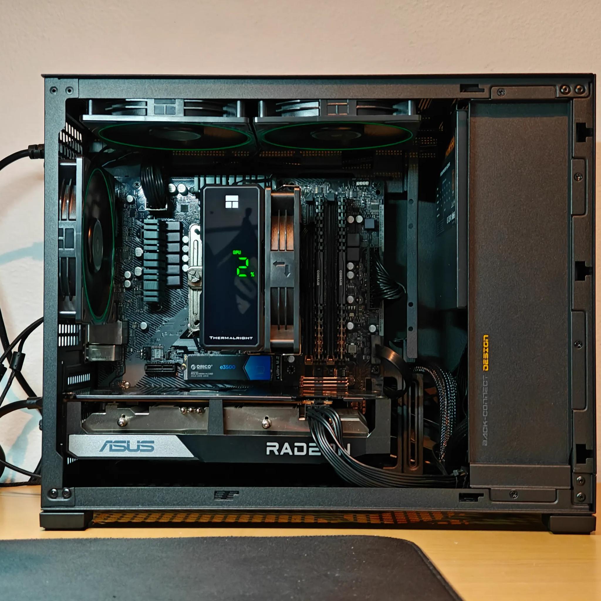 SFF x Blackout | RX 6600 | R5 3600X | 32 GB DDR4 | 1 TB NVME