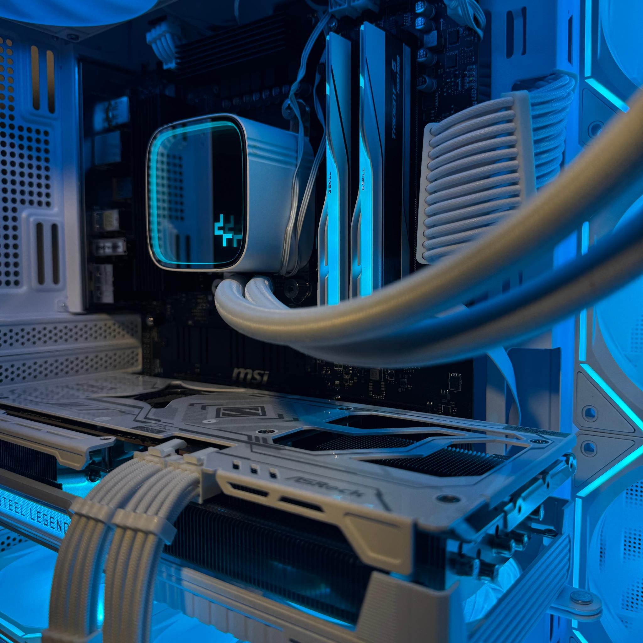 White RX 9070 XT | Ryzen 7 7800X3D | 32GB DDR5 6400 MT/s CL32 | 2TB Storage | Free Shipping