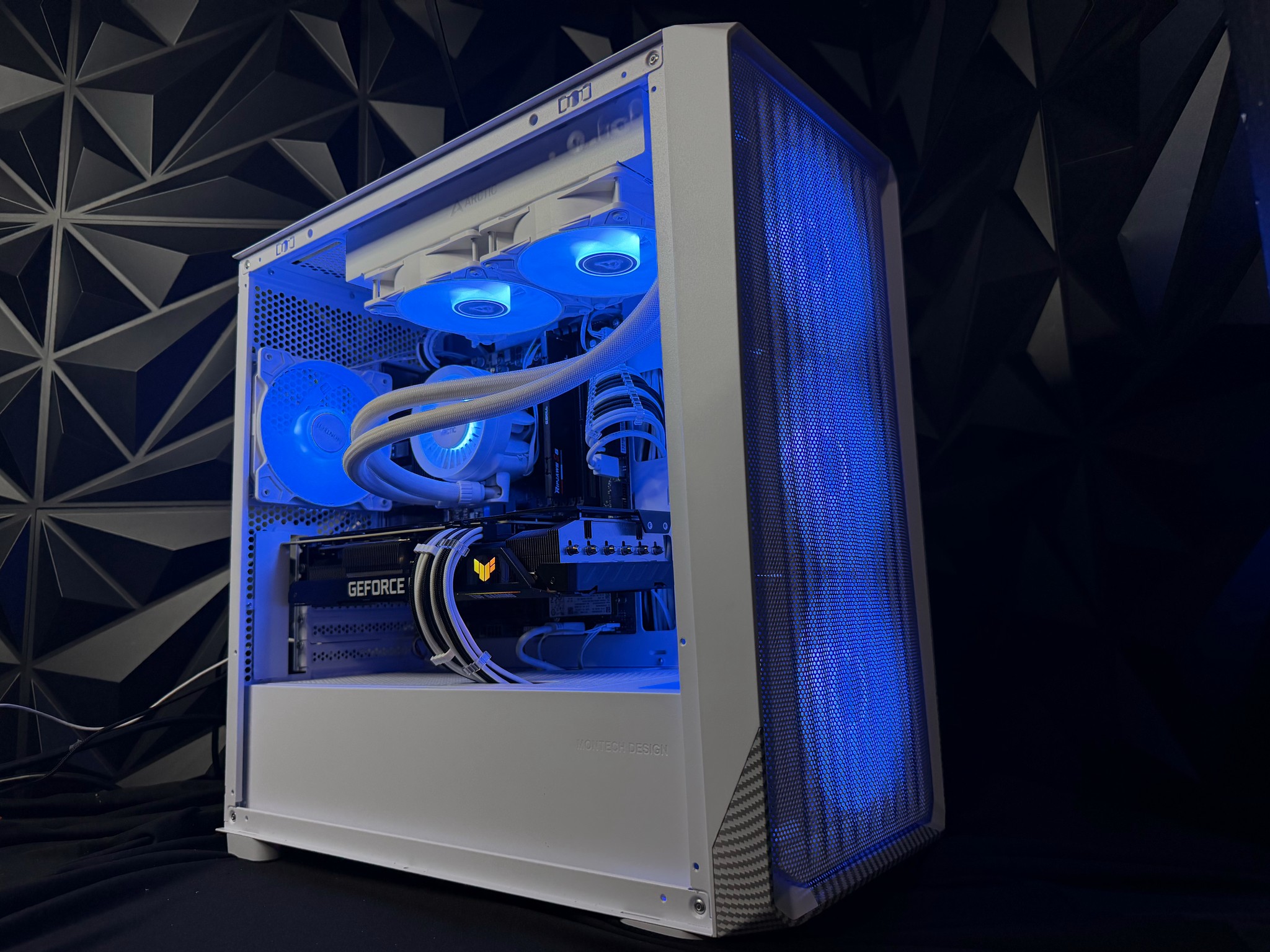 ❄️🖤 ARCTIC CARBON 7570Ti 🖤❄️ Ryzen 5 7500X3D| RTX 3070Ti| 32 GB DDR5| 1.25 TB NVMe| 750W PSU