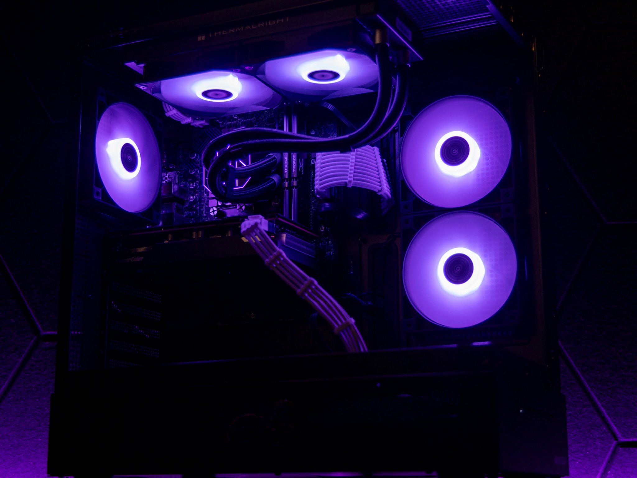 💥 Fury 💥 AMD RX 7600 / Intel Core i5-12400F / 1TB NVME / 32GB Ram / 240 AIO / Windows 11 Pro
