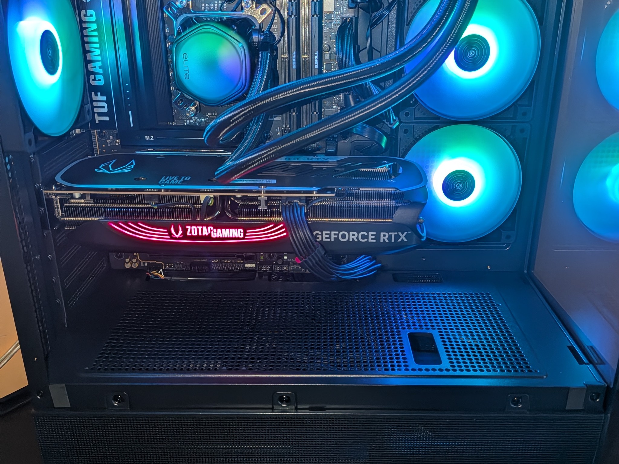 7500X3D | RTX 4080 SUPER | 32GB DDR5 | 2TB SSD | 850W