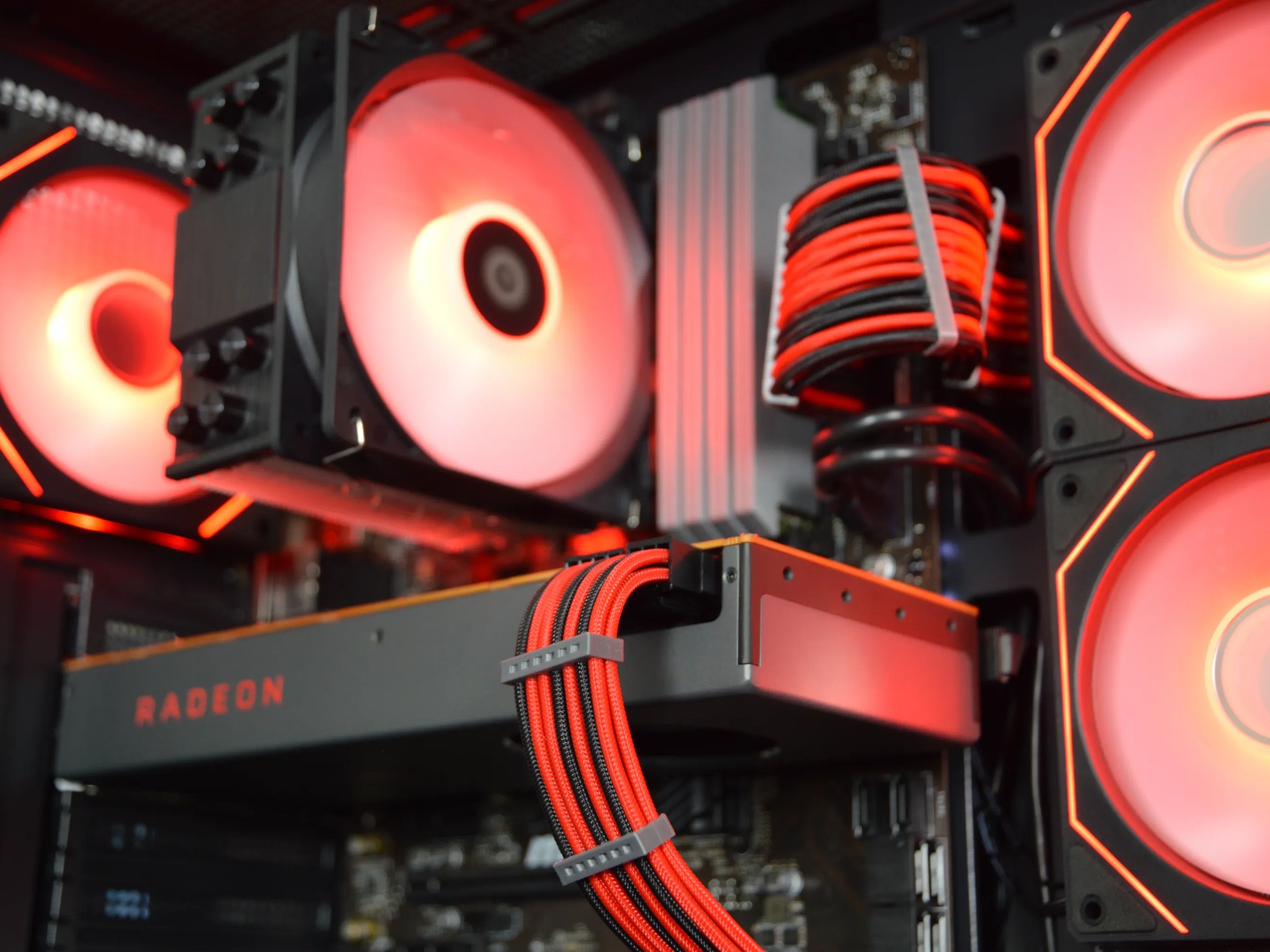 ❤️◻️| RX 5700 8GB | INTEL I7-8700K | 32GB DDR4 RAM | 1TB NVME SSD | Crimson Metal |