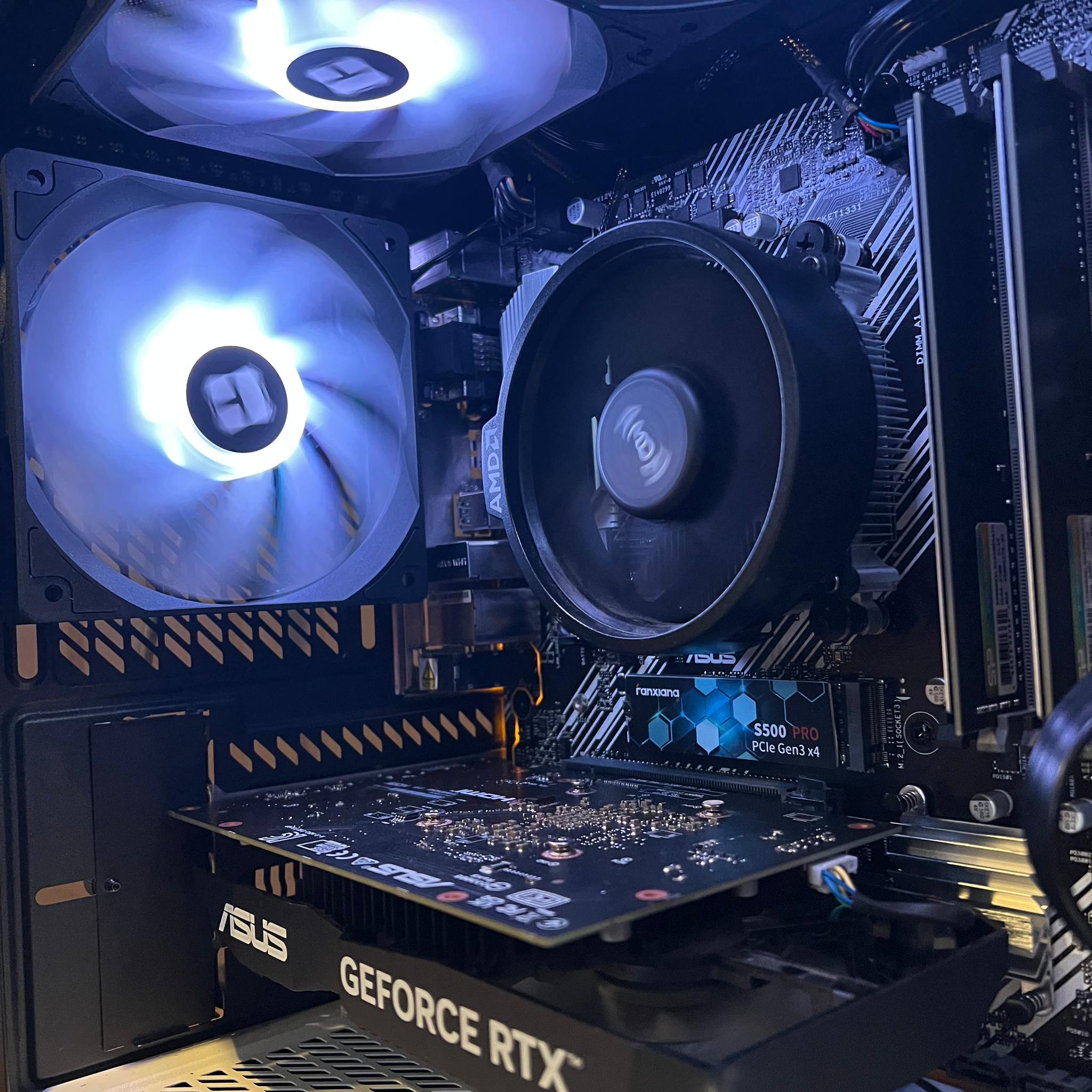 Starter Gaming PC / Ryzen 5 5500 / RTX 3050 / 16GB RAM / 512GB M.2 SSD