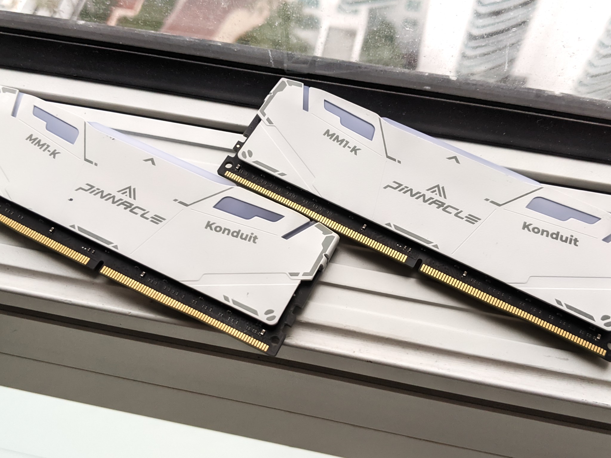 OLOy Blade RGB 64GB (2x32GB) DDR4-4000mhz CL18 swapped w/ Pinnacle Heatsinks