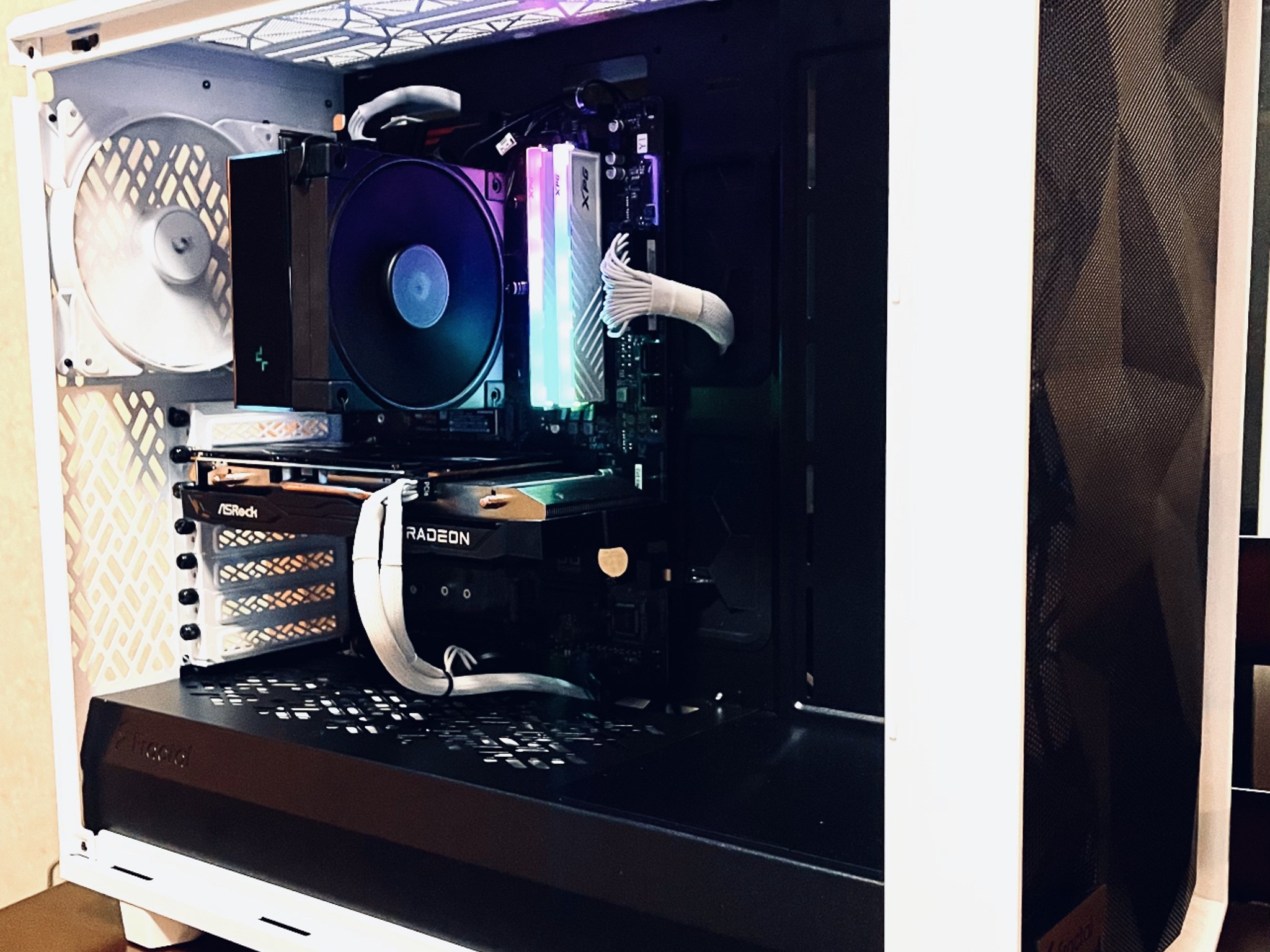 *DISCOUNT* RX 7600, RYZEN 5 3600, AK400 DIGITAL, 16 GB RAM