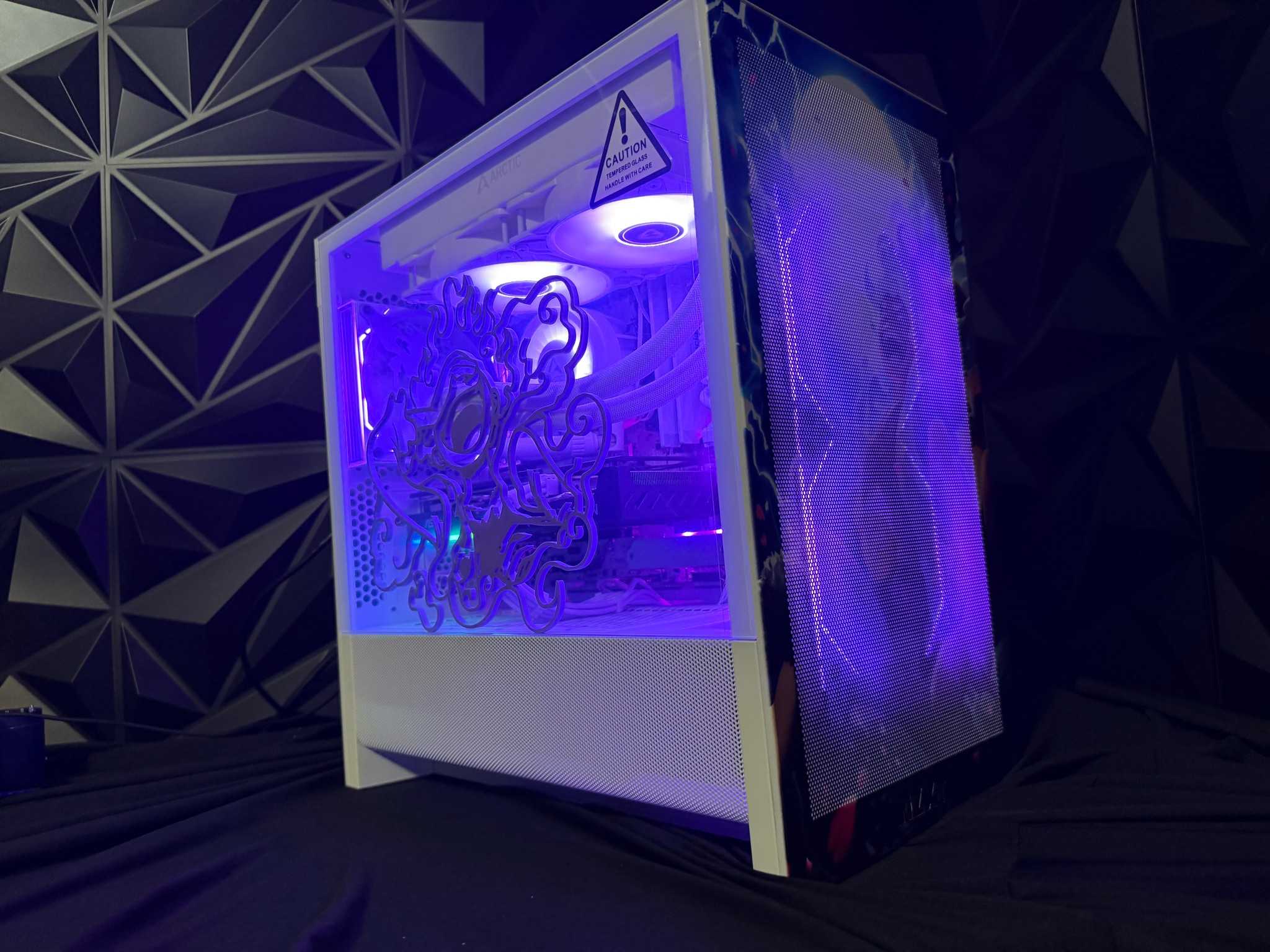 ⚡☁️ GEAR 5 ☁️⚡Ryzen 5 7600X3D| RX 9060XT 16 GB | 32 GB DDR5| 1.5 TB NVME| 650W PSU