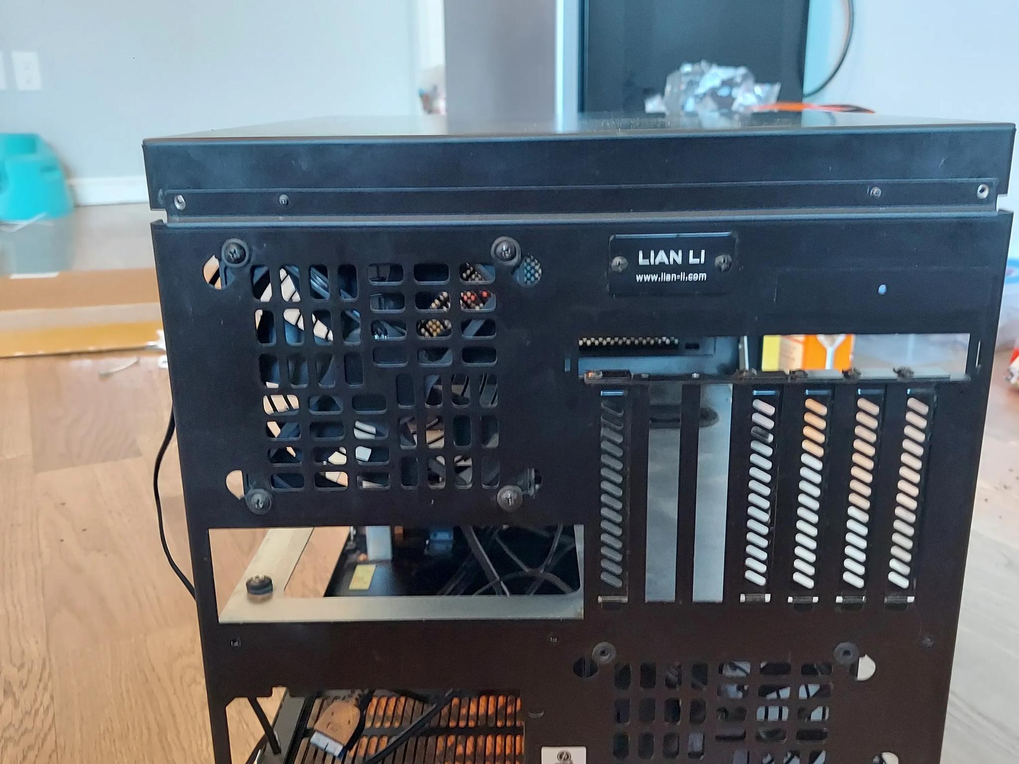LIAN LI PC-V33