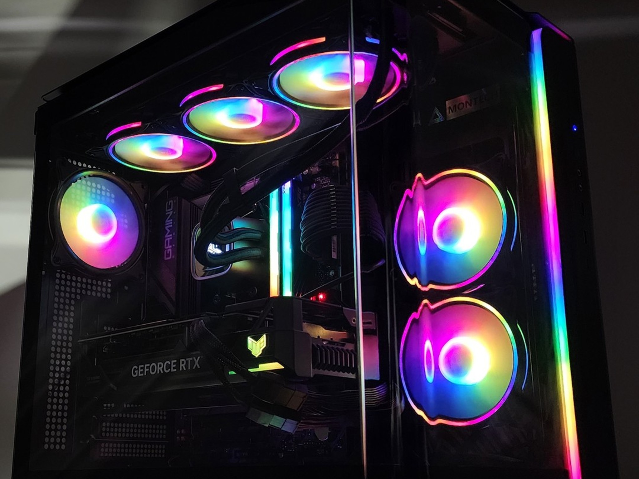 Gaming PC Ryzen 7 7800X3D 32GB RAM 1TB SSD RTX 4070 Ti 12GB Windows 11 Computer