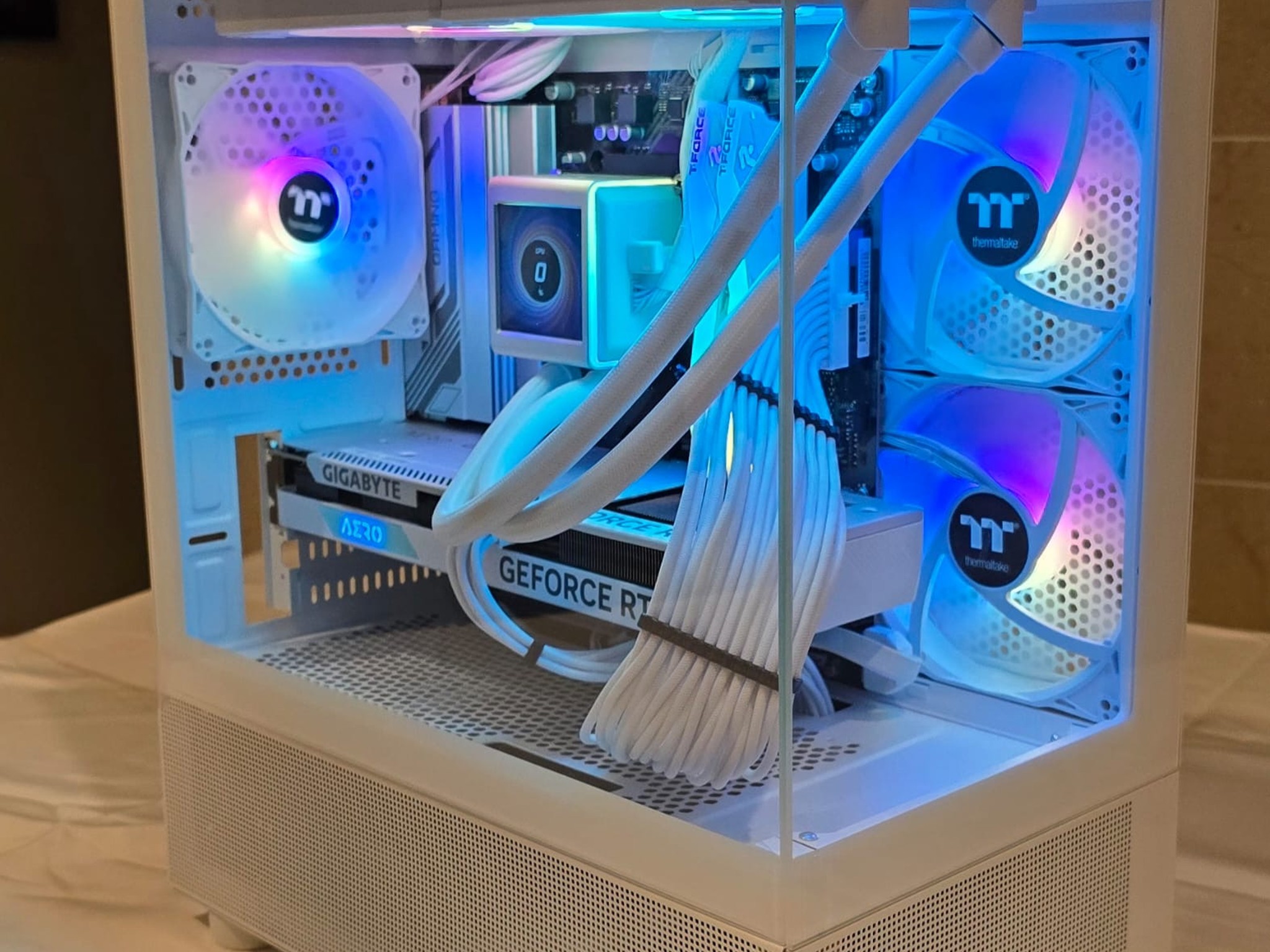 Beautiful White RGB 4060+7700X PC 🔥🔥