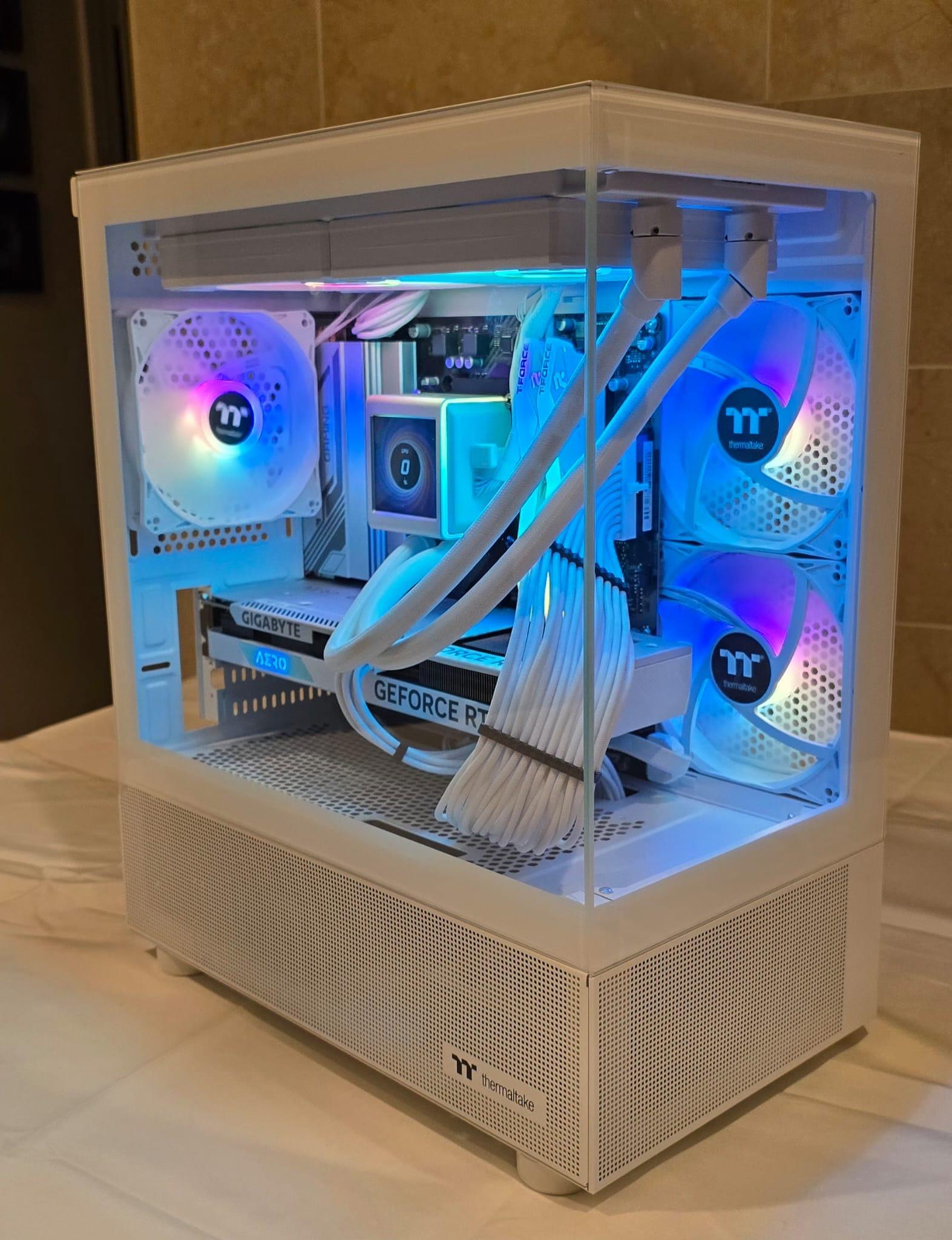 Beautiful White RGB 4060+7700X PC 🔥🔥