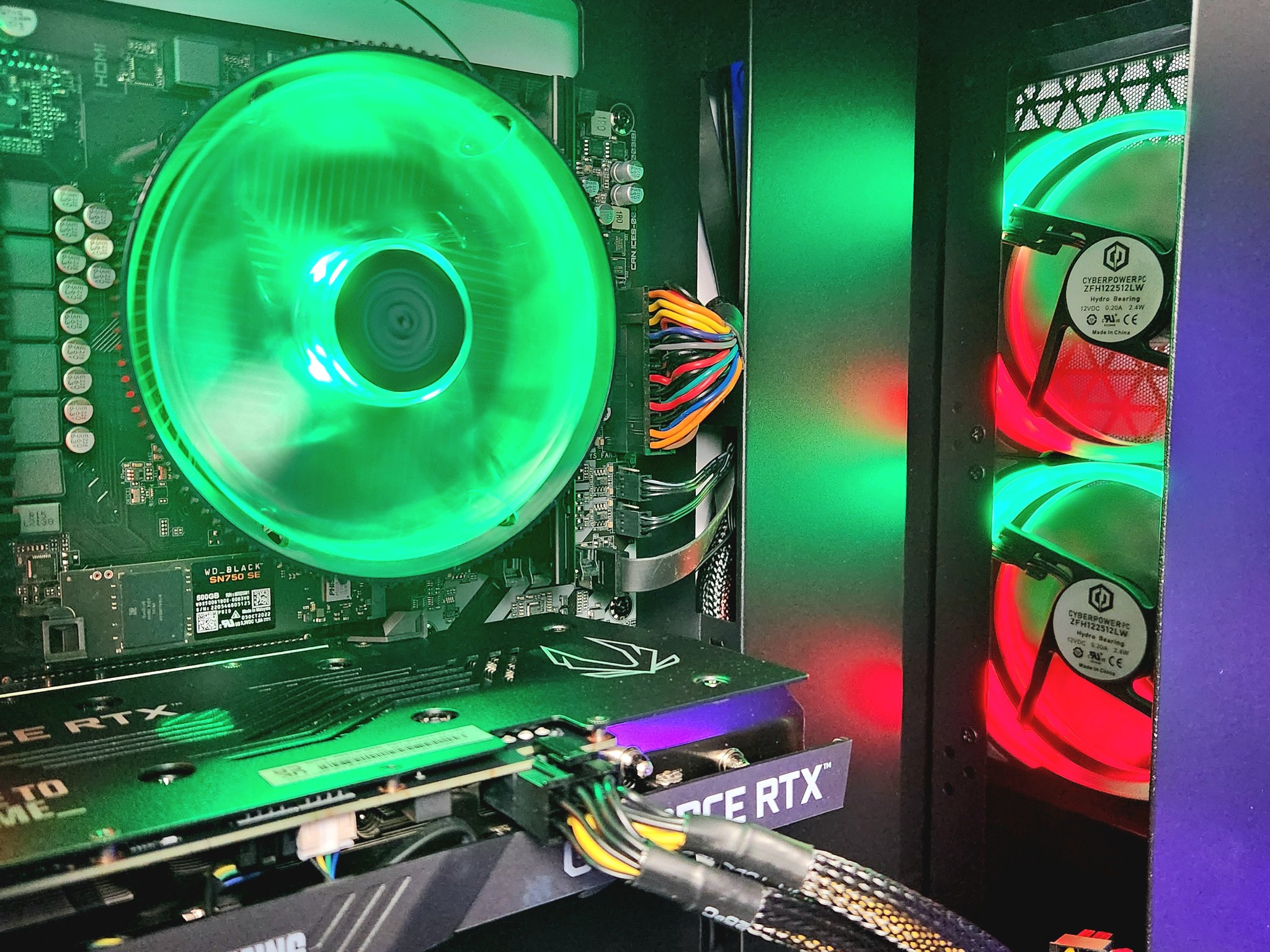 "Cyberpowerpc C series" Ryzen 5 7600 | RTX 3060 8GB | 16GB DDR5 | 500GB SSD | Keyboard and Mouse