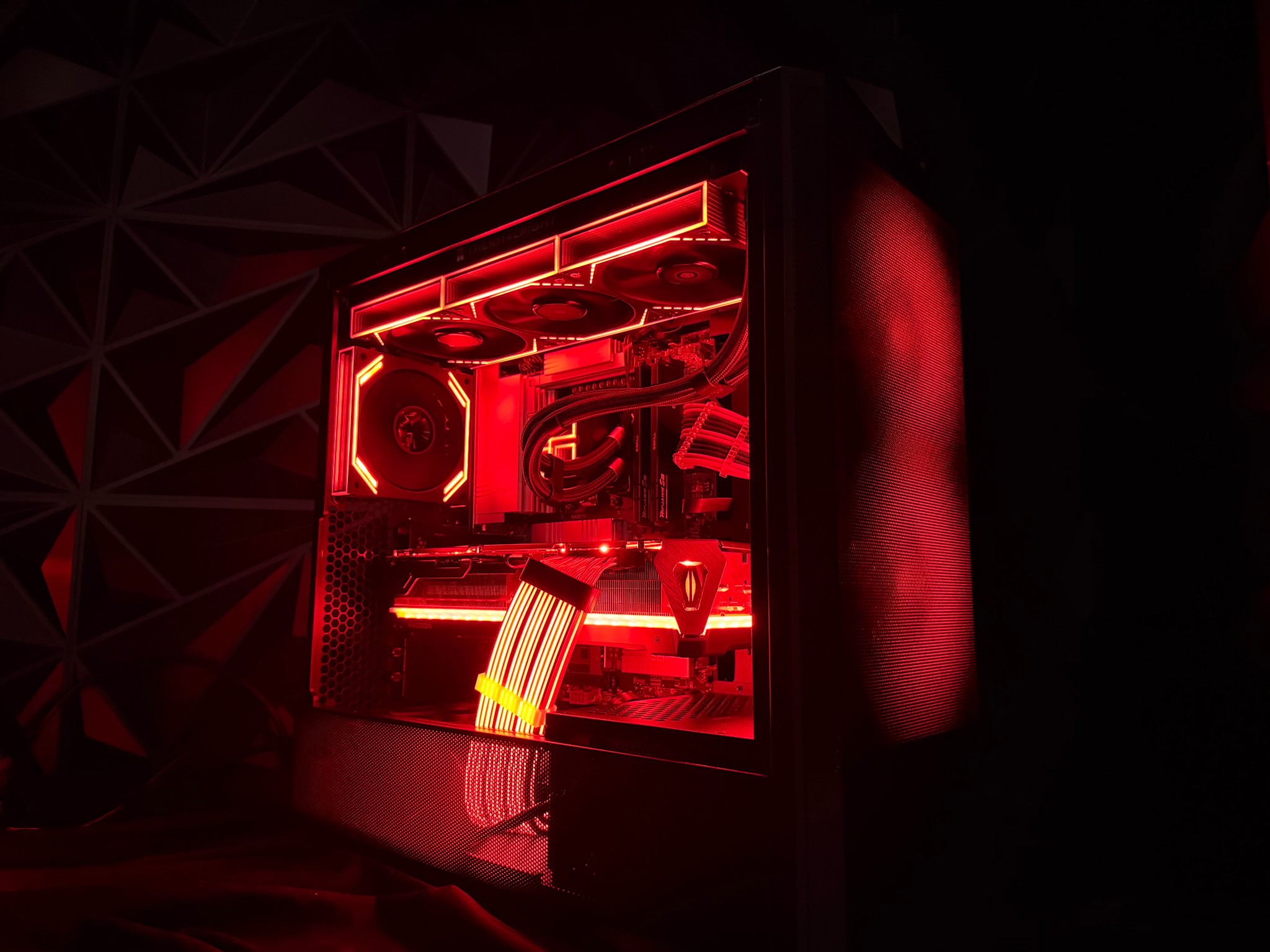 🩸🔥 BLOOD PRISM 79 🔥🩸Ryzen 9 7900X| 7900XTX 24 GB| 64 GB DDR5| 4 TB NVMe| 850W PSU
