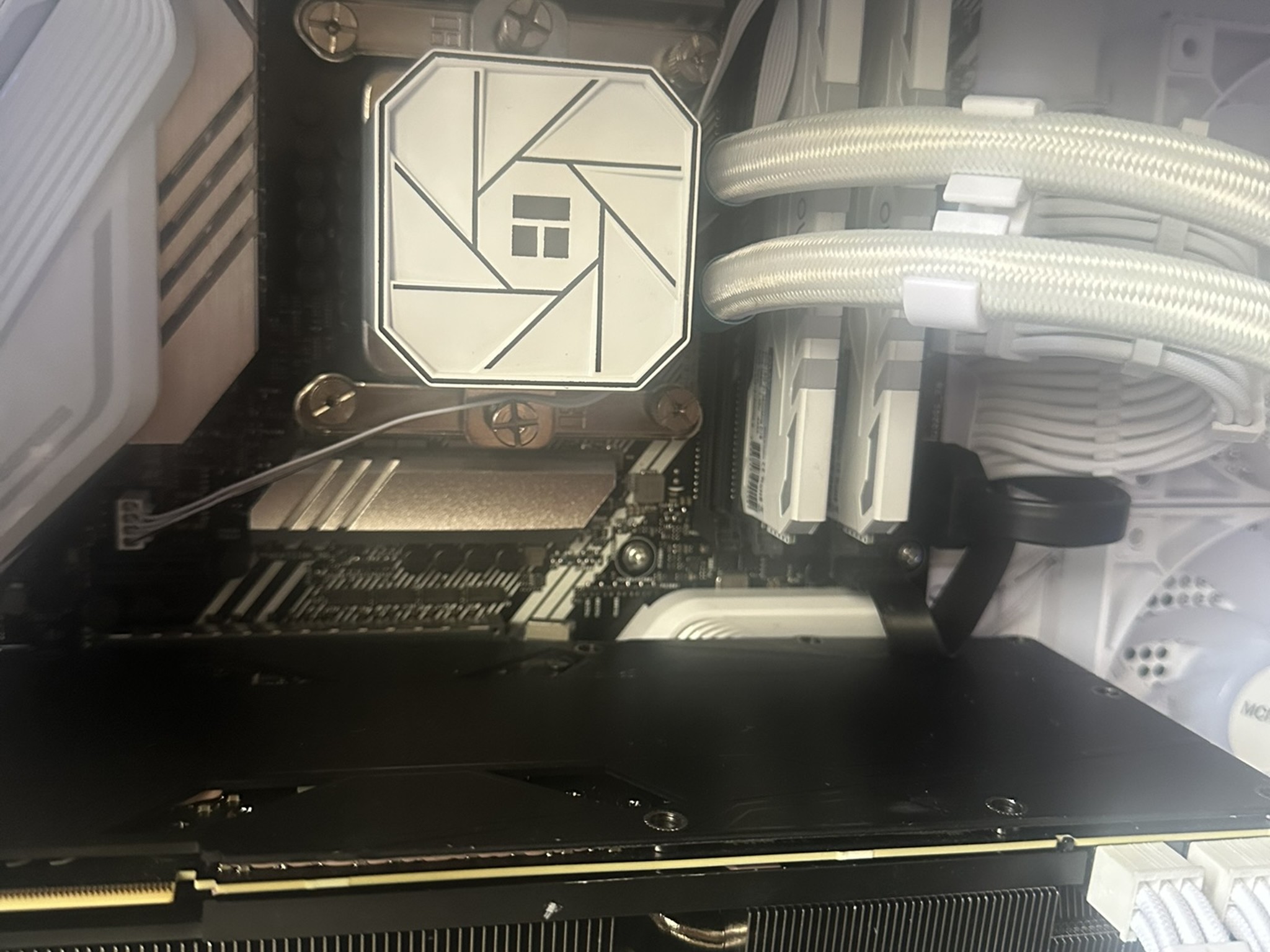 Gaming PC (i7-10700K / RTX 2070 Super / 1 TB NVME / 32GB RAM)