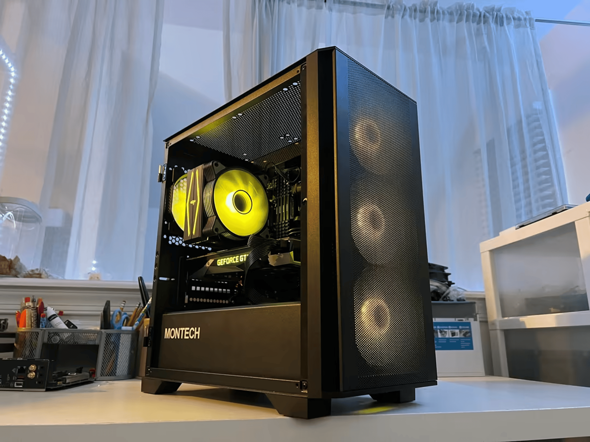 Monty/ I7 9700/ 1080TI 11GB Gaming PC