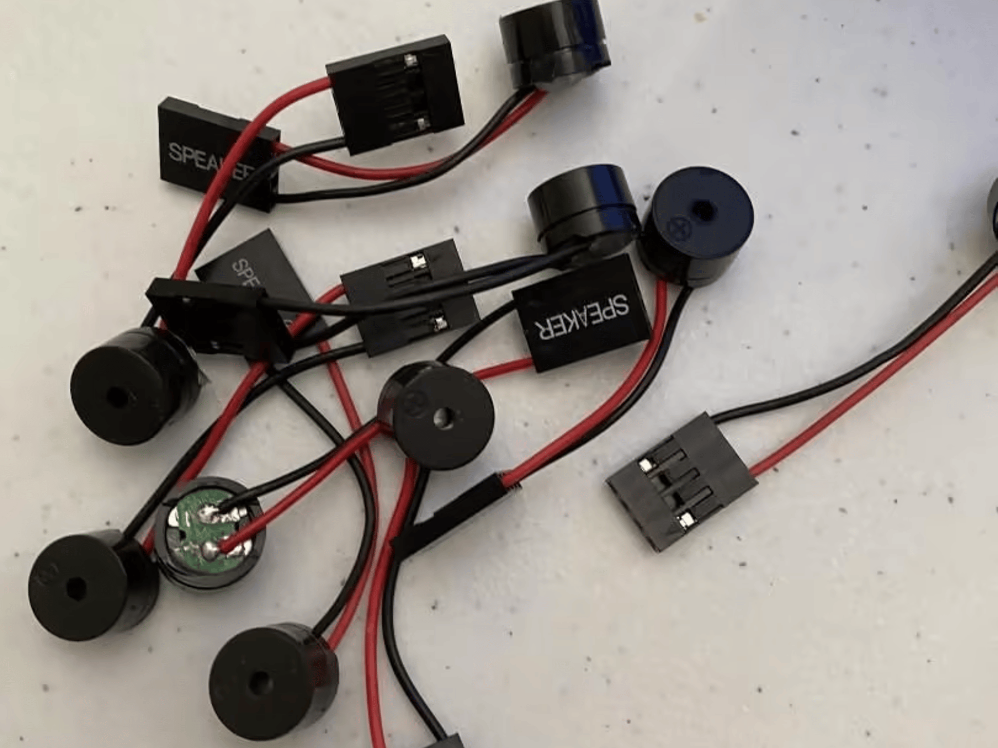 Lot of 9 case speakers