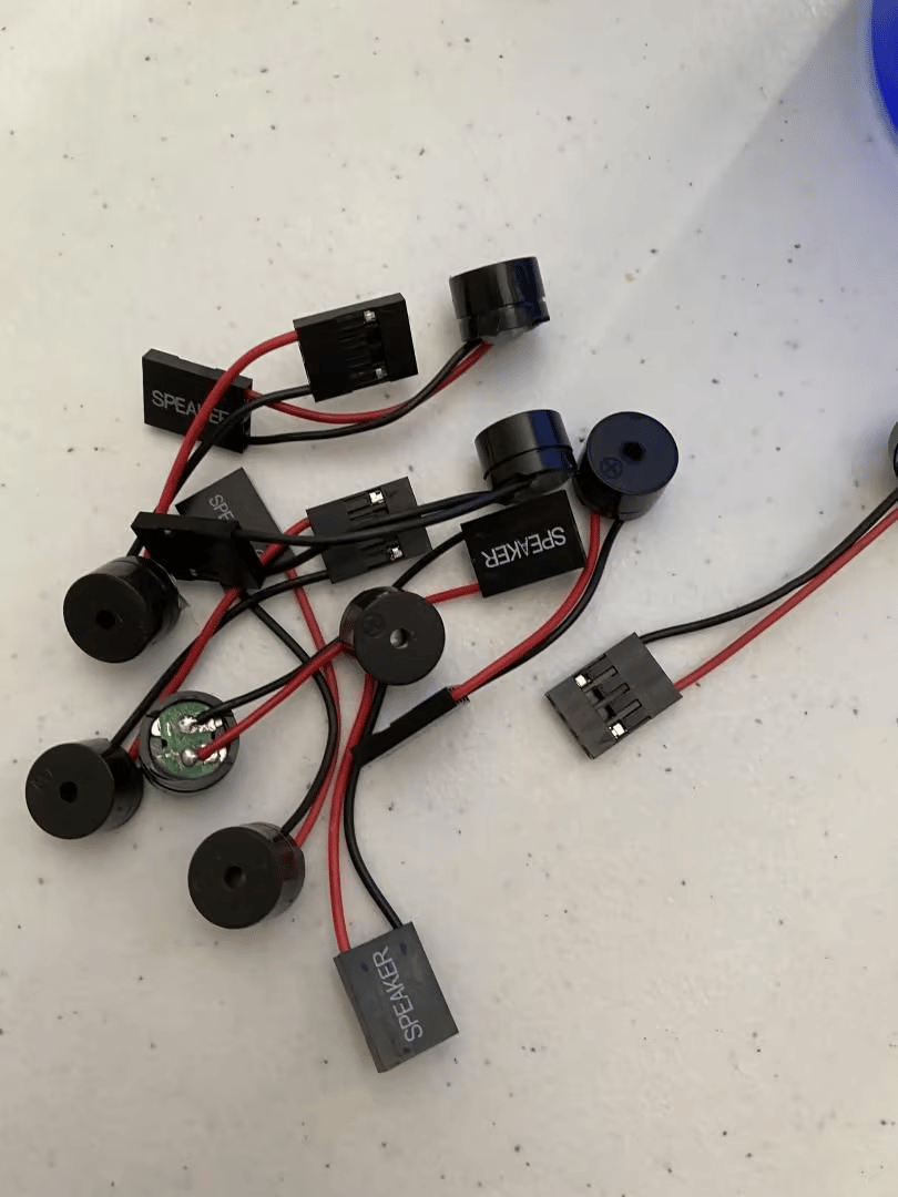 Lot of 9 case speakers