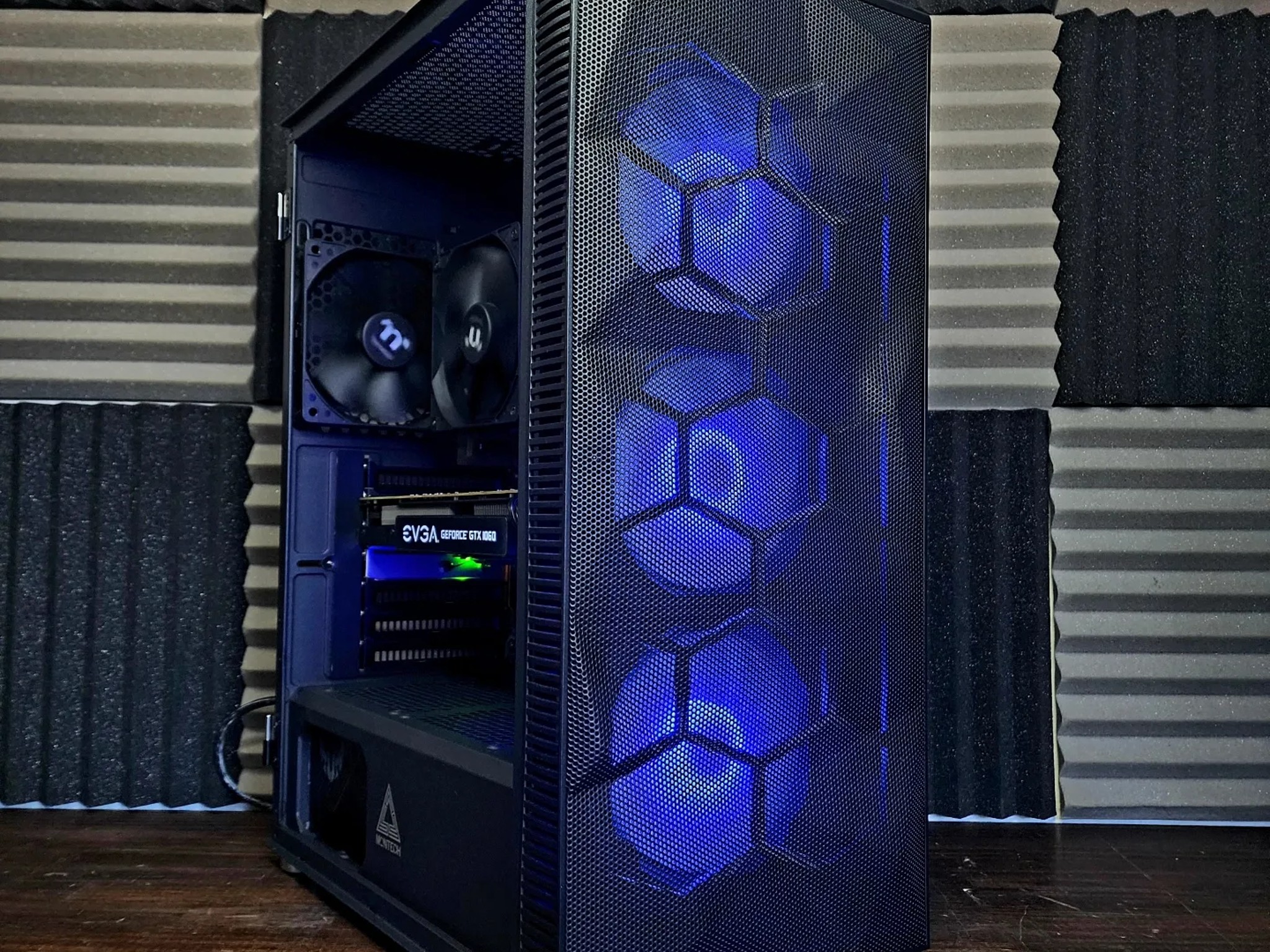 🖤💙🖤 EVGA GTX 1060 FTW // Intel Core i3 9100 // Corsair LPX 8GB 2400MHz