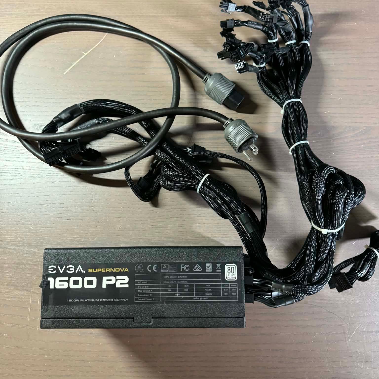 EVGA SuperNOVA 1600 P2 - Image 2