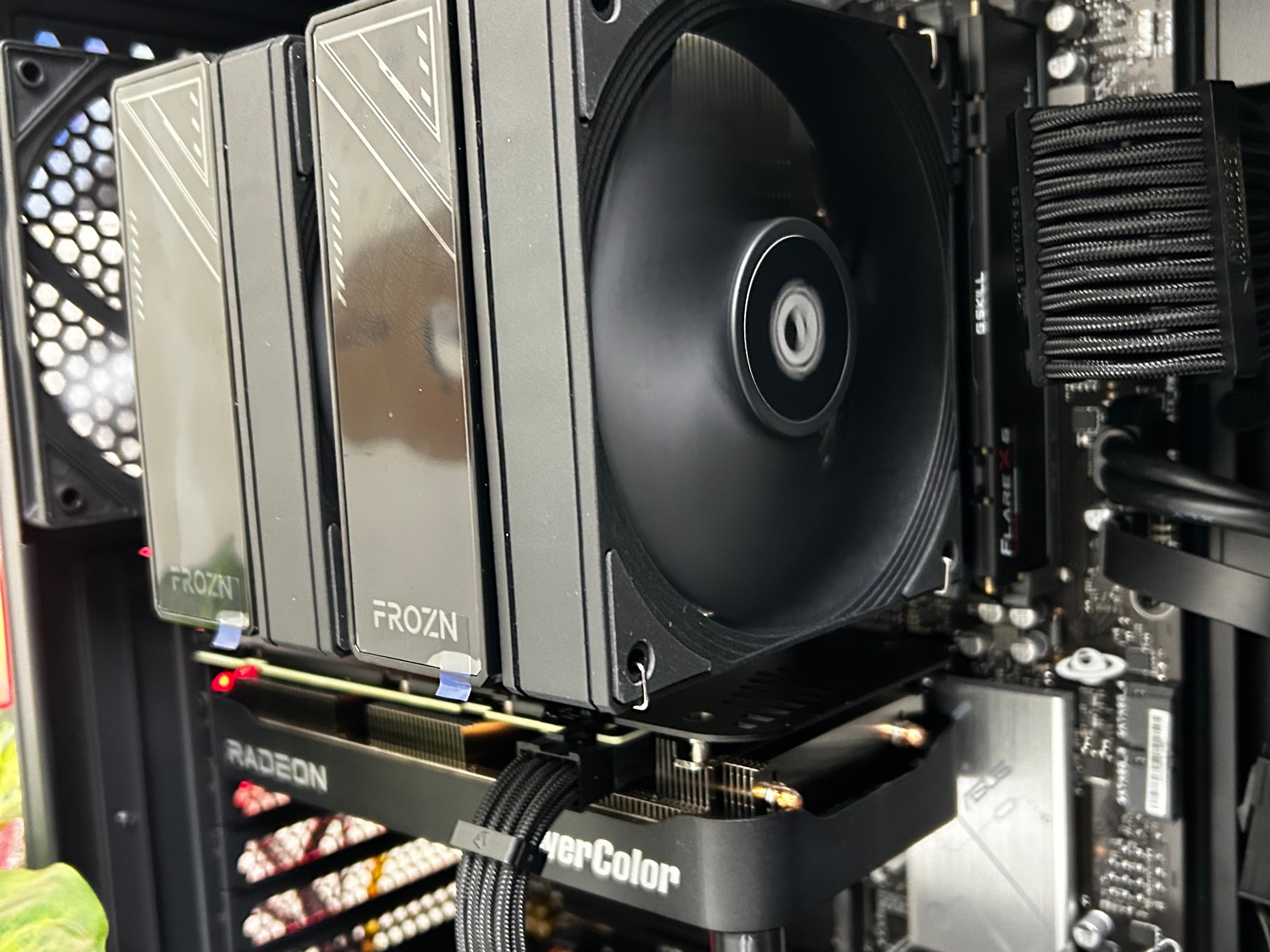 Obsidian Core🖤 Ryzen 5 9600X – RX 9060 XT 16GB -Wood - 32GB/ 1TB / 650 W Gold