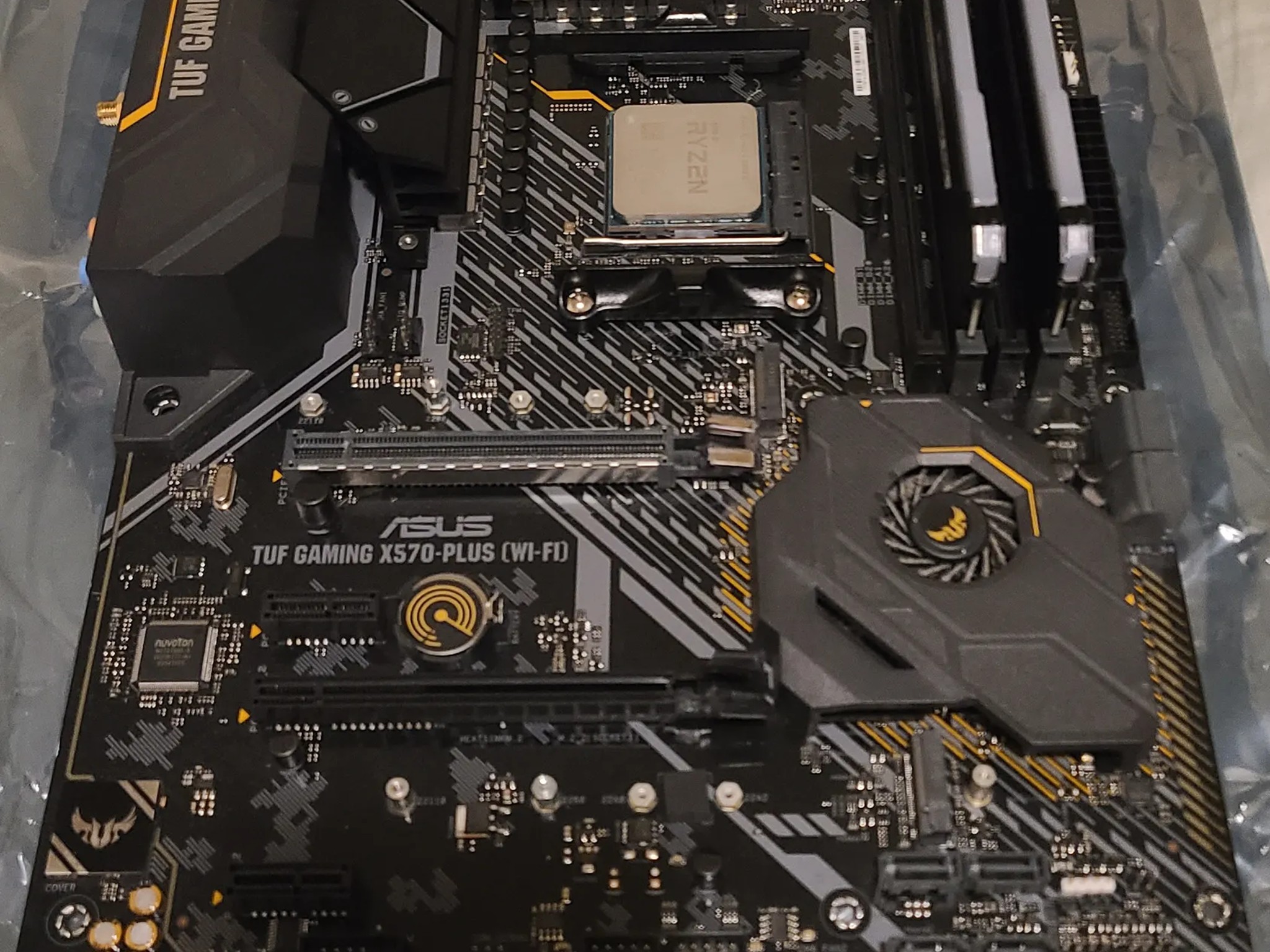 ASUS X570-PLUS WIFI AMD 5900X 32GB VENGEANCE RGB COMBO