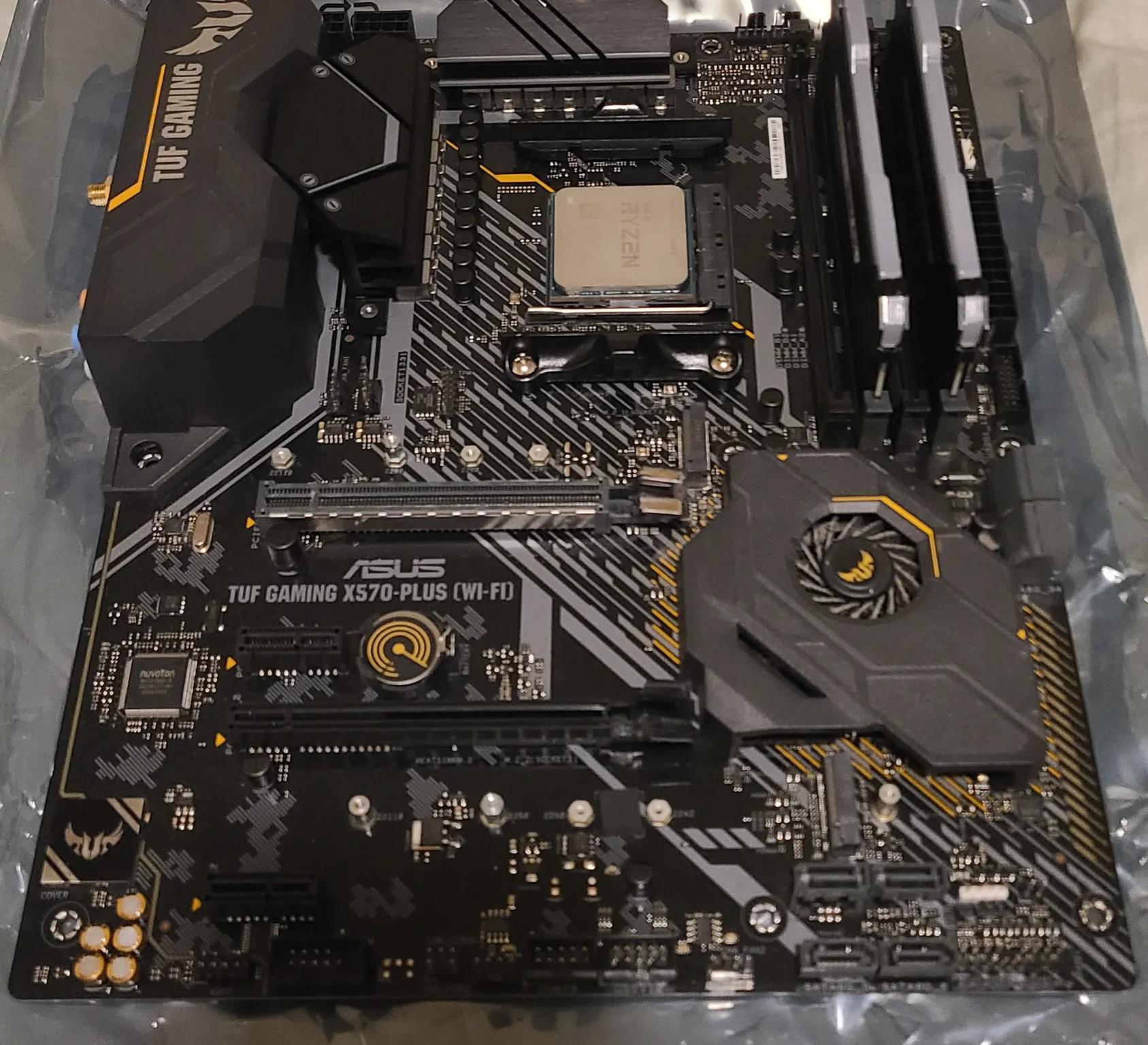ASUS X570-PLUS WIFI AMD 5900X 32GB VENGEANCE RGB COMBO