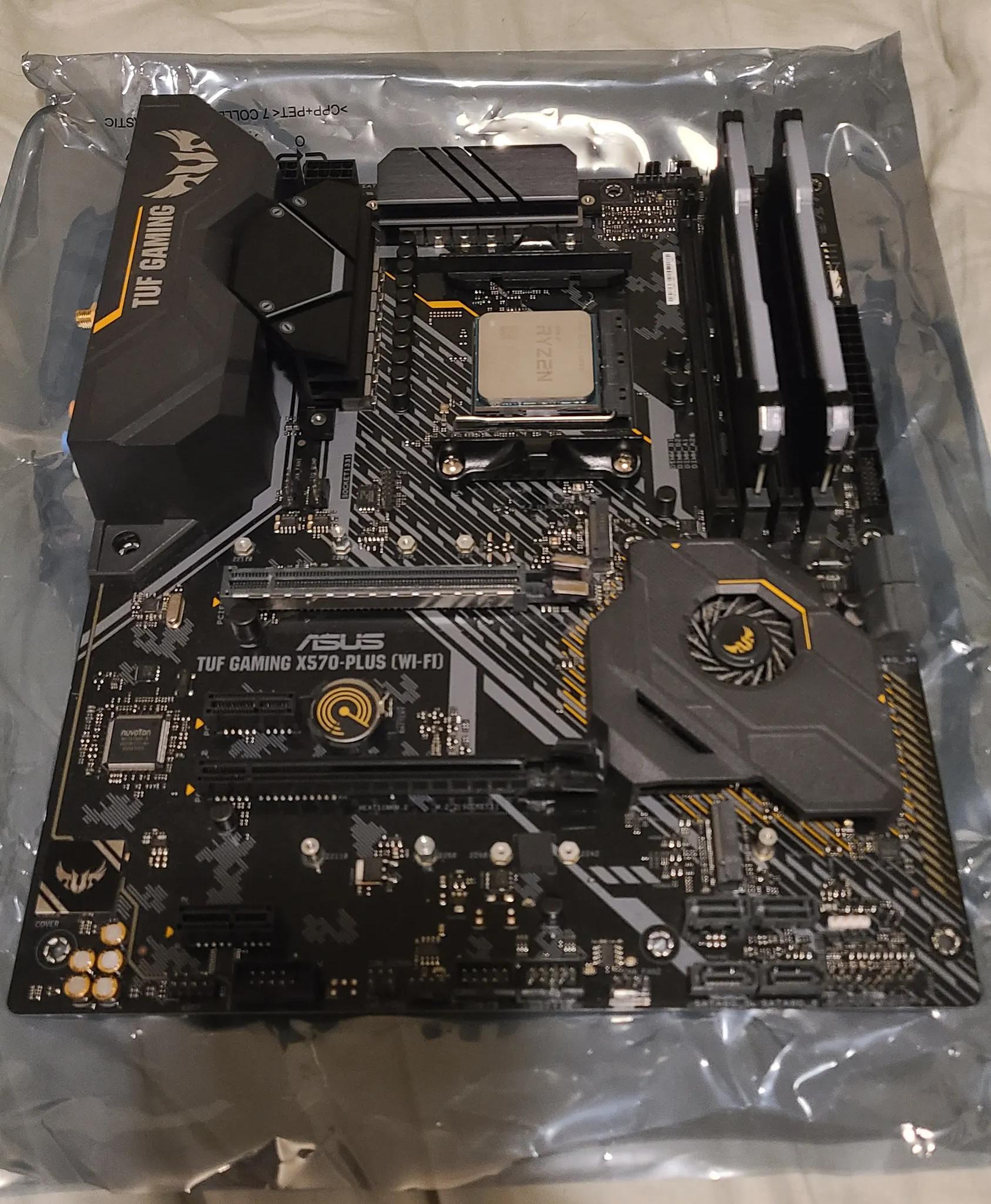 ASUS X570-PLUS WIFI AMD 5900X 32GB VENGEANCE RGB COMBO