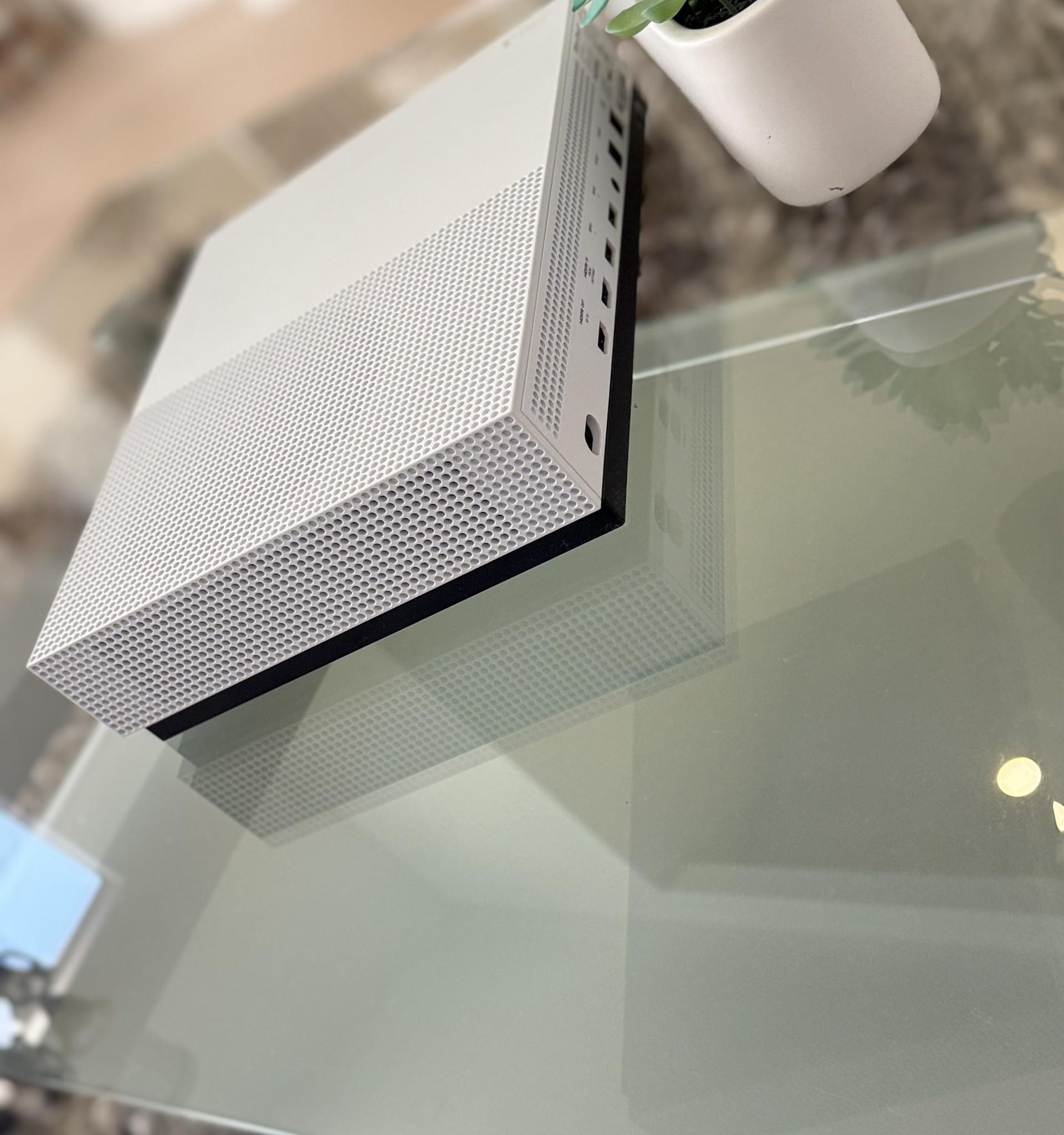 Great Deal! XBOX ONE S 1TB ALMOST NEW!