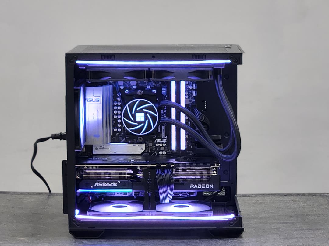 RX 9070 XT | Ryzen 7 7800X3D | Custom Liquid Cooled Gaming PC | 2TB SSD | 32GB DDR5 | Win 11 Pro