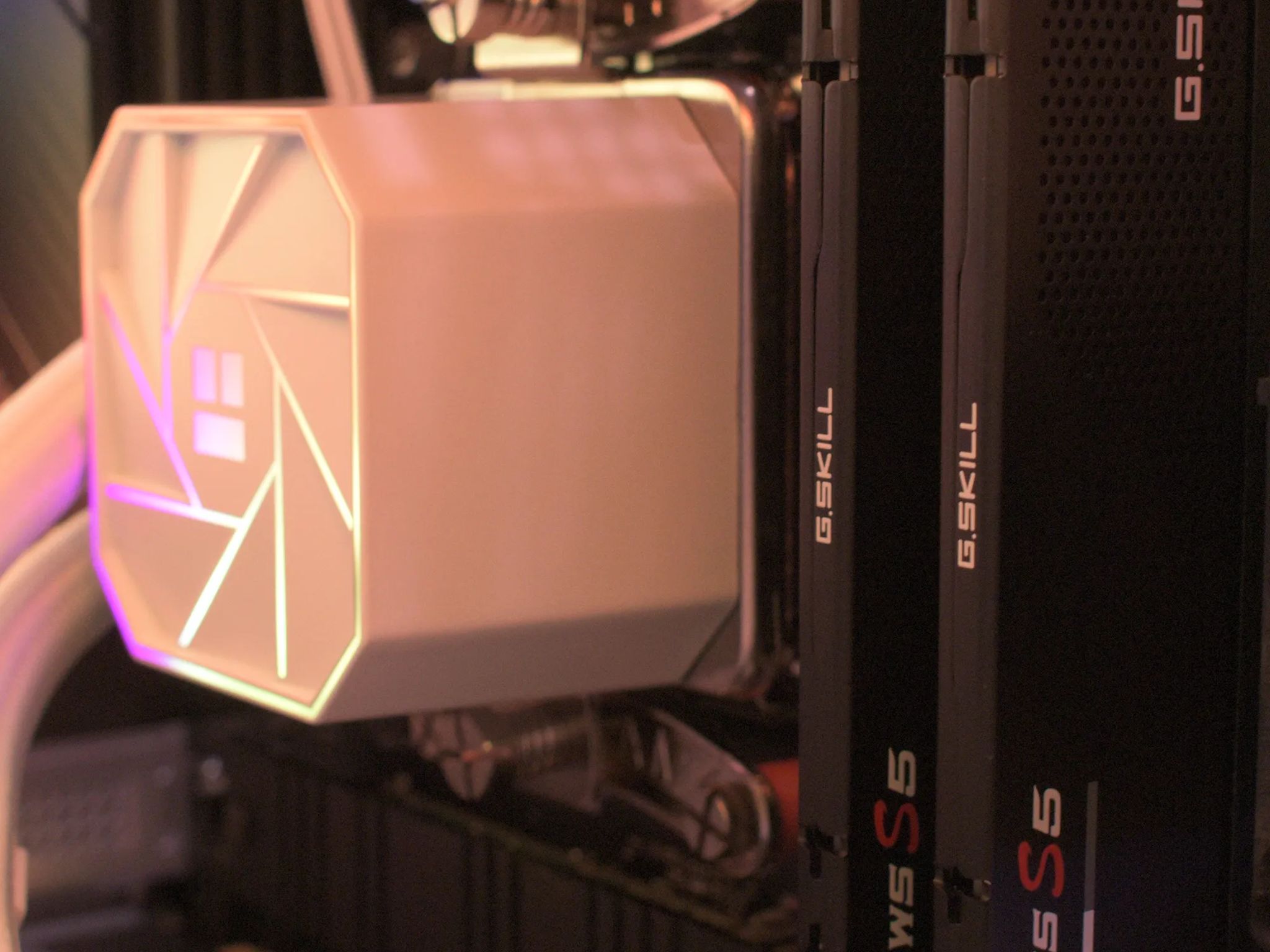 Gaming PC | Ryzen 7 7700 | RTX 3080 10GB | 32GB DDR5 | 1TB nVME SSD | 1440p White Gaming PC RGB