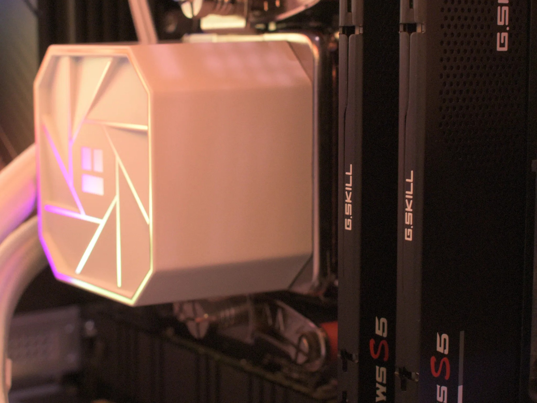 Gaming PC | Ryzen 7 7700 | RTX 3080 10GB | 32GB DDR5 | 1TB nVME SSD | 1440p White Gaming PC RGB