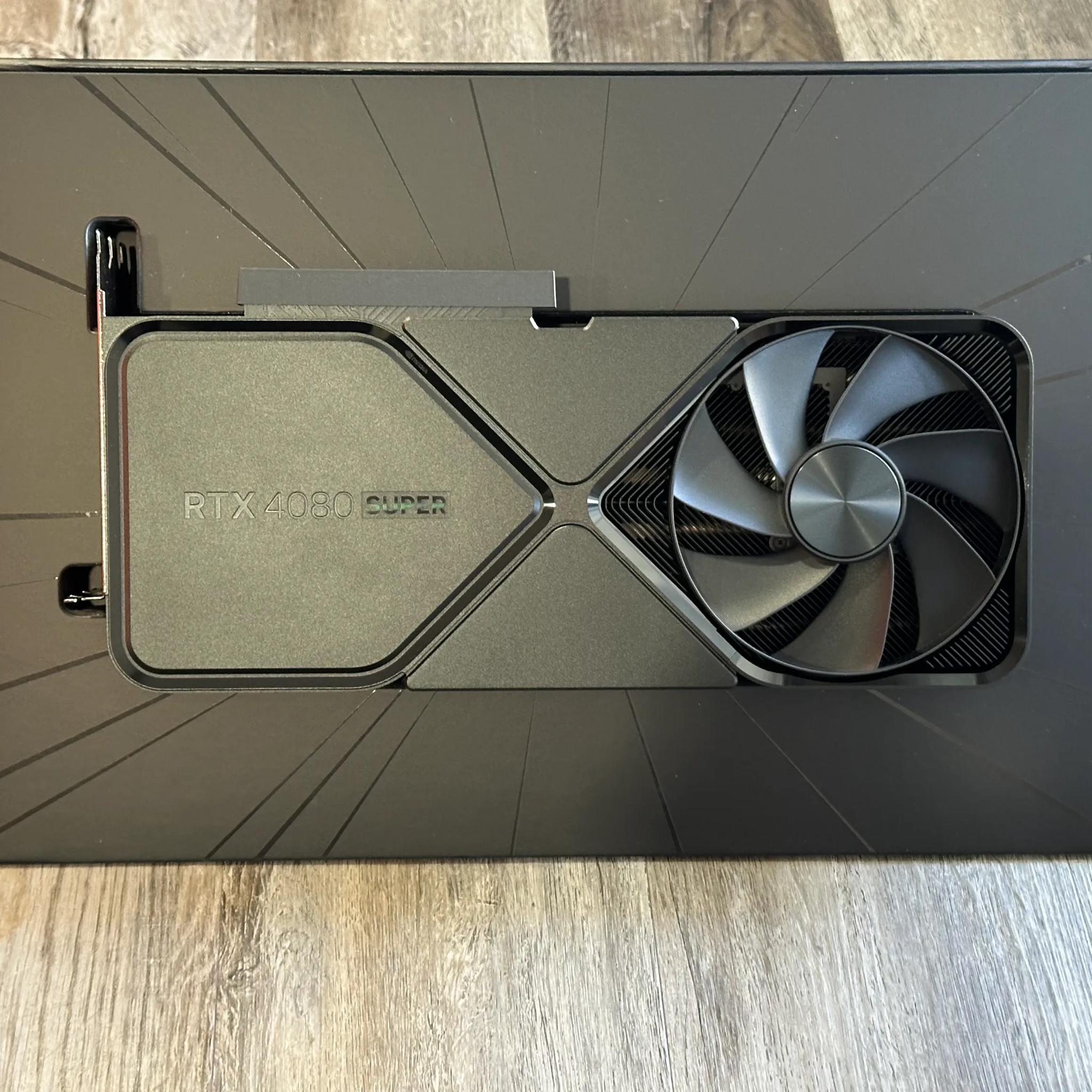 Excellent Condition Nvidia GeForce RTX 4080 Super - Founders Edition