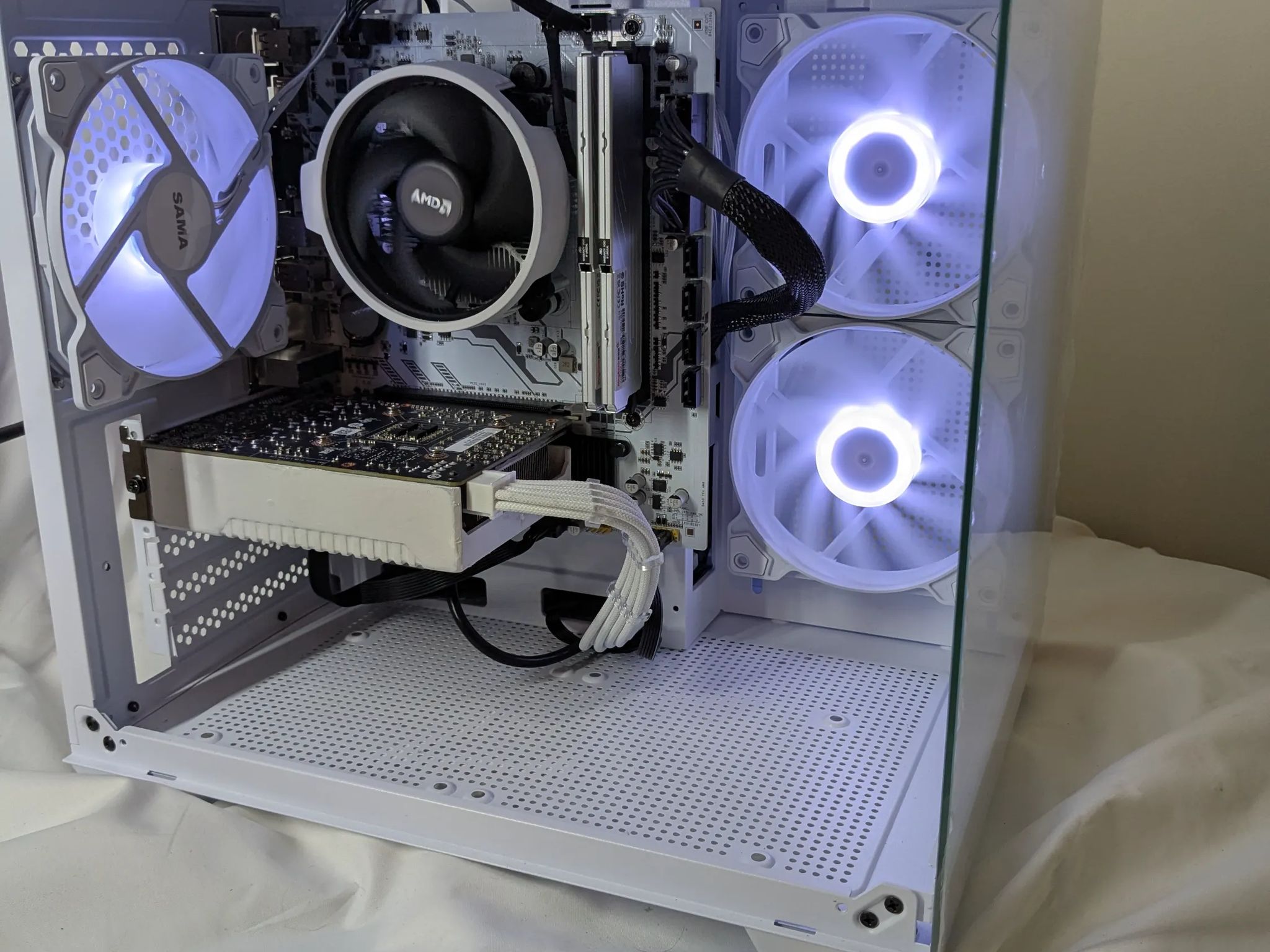 GTX 1660 TI | Ryzen 5 2600 | 16GB ddr4 ram | Micro ATX | Windows 11 home