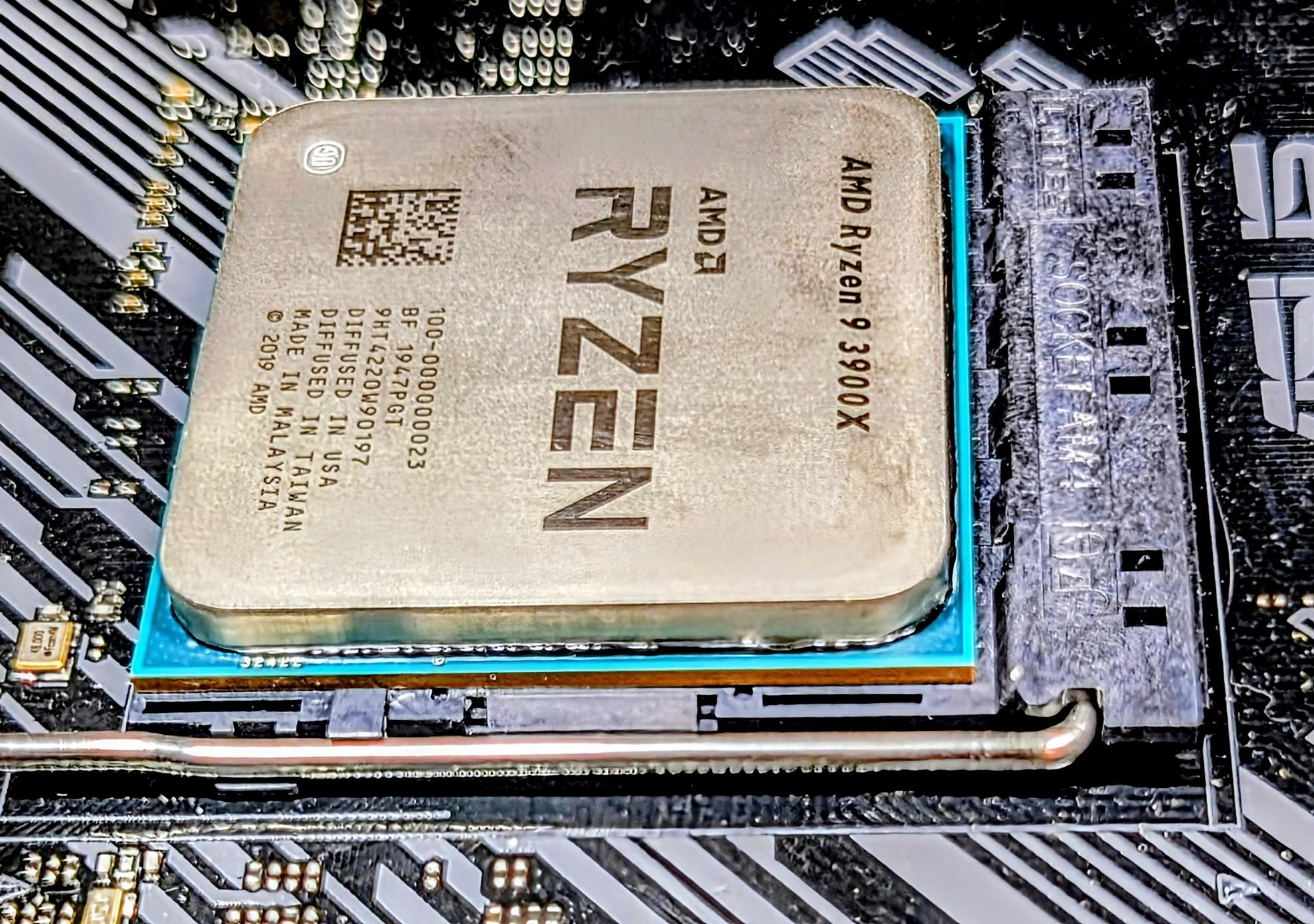 AMD Ryzen 9 3900X