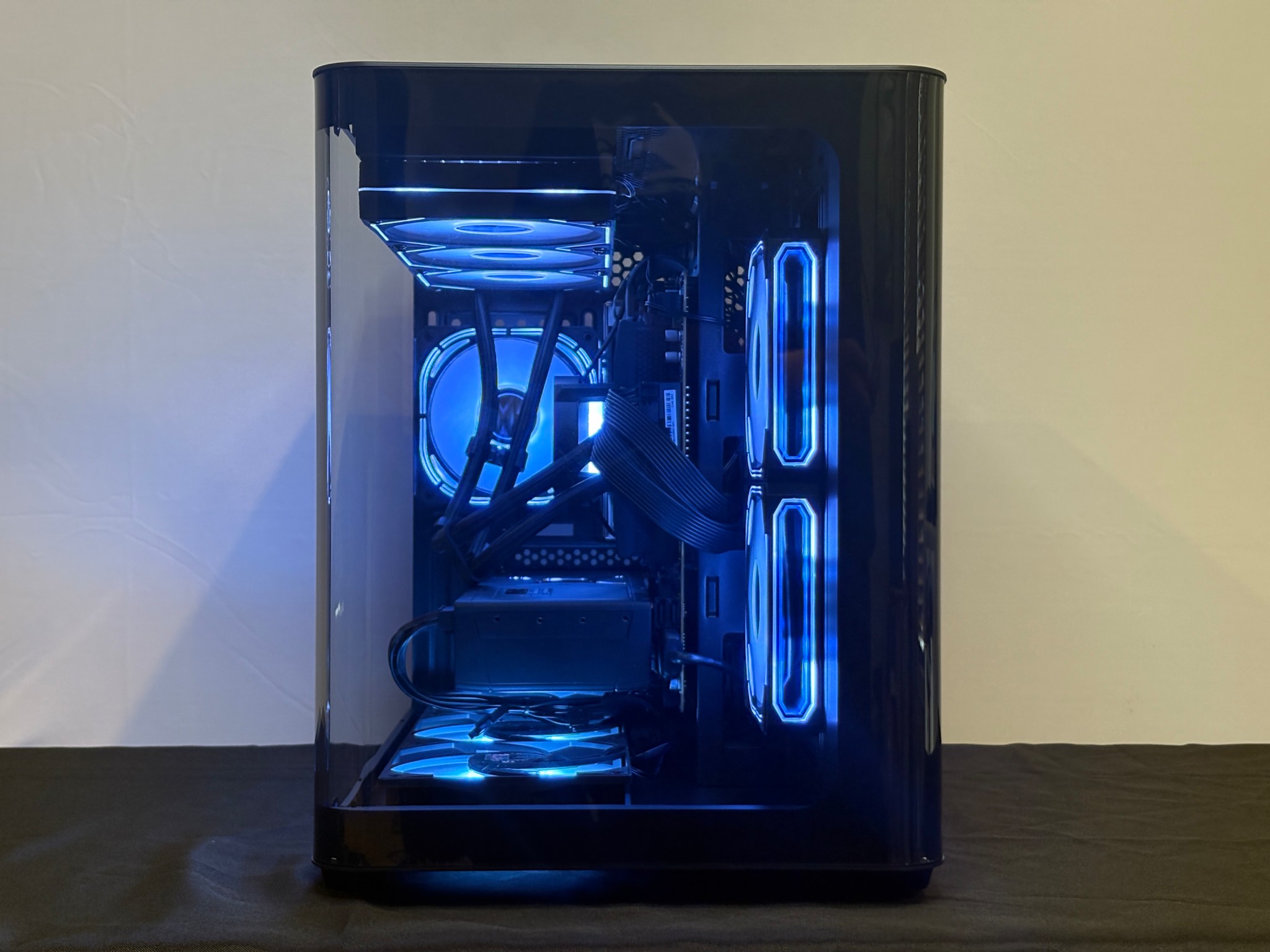 🖤 4K Gamer | RX 6950XT | Ryzen 5 9600X | 32GB DDR5 | Customizable LCD Liquid Cooler