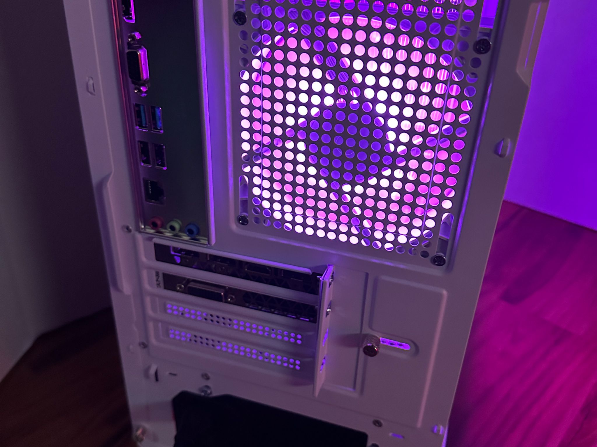 GTX 1070 | Ryzen 5 2600x | 16GB DDR4 | 1.26TB | Windows 11 | Office 2024 | WiFi | Custom Gaming PC