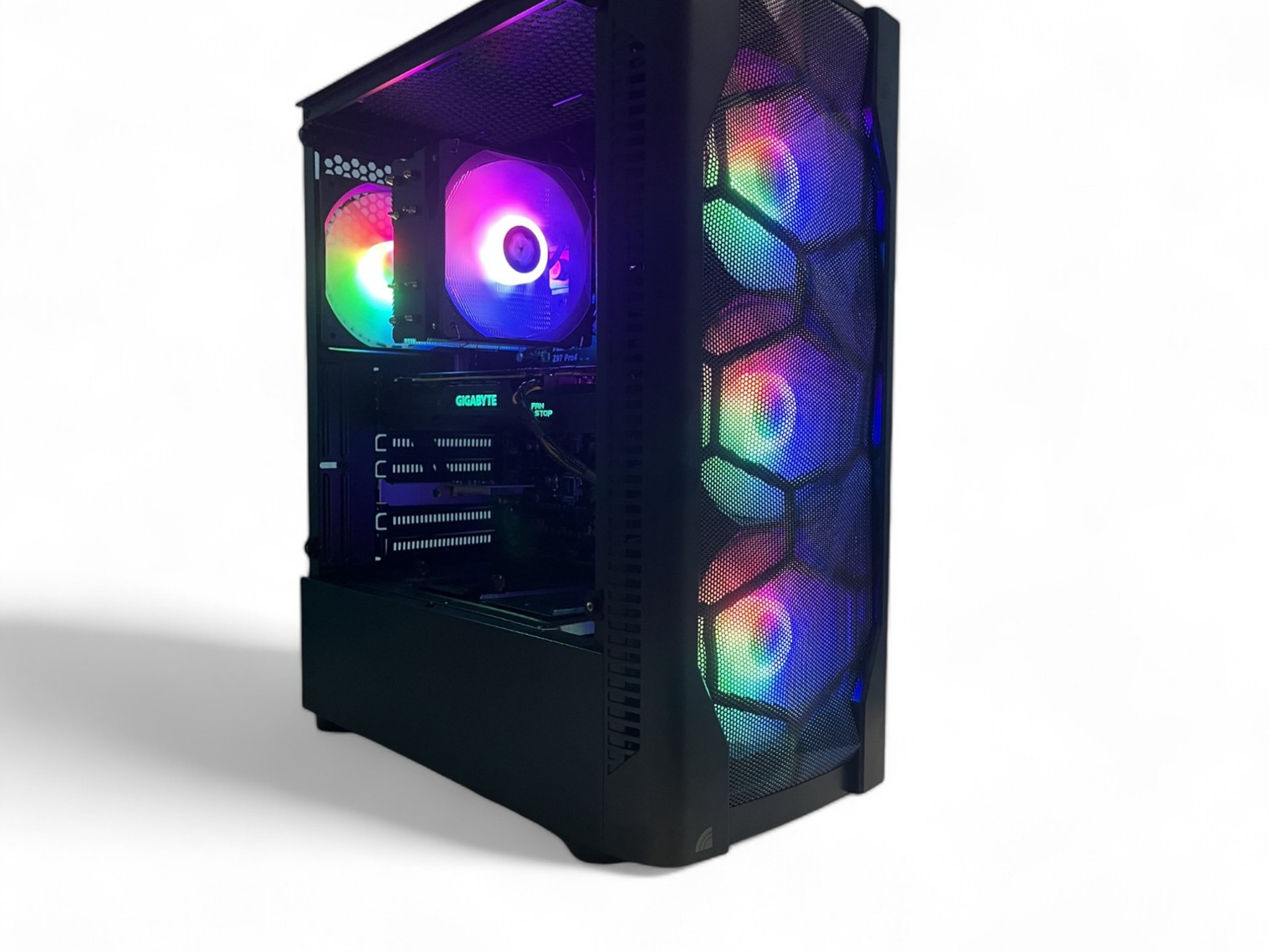Nvidia GTX 1070 | Up to 3.8 GHz Intel Xeon E3-1231 [i7-4770 equivalent] | 32GB RAM | 512GB SSD