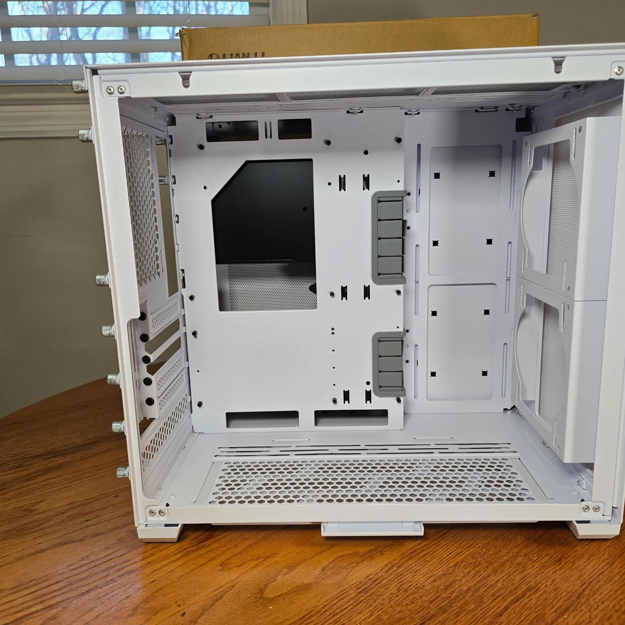 Lian Li O11 Air Mini ATX White Mid Tower Case