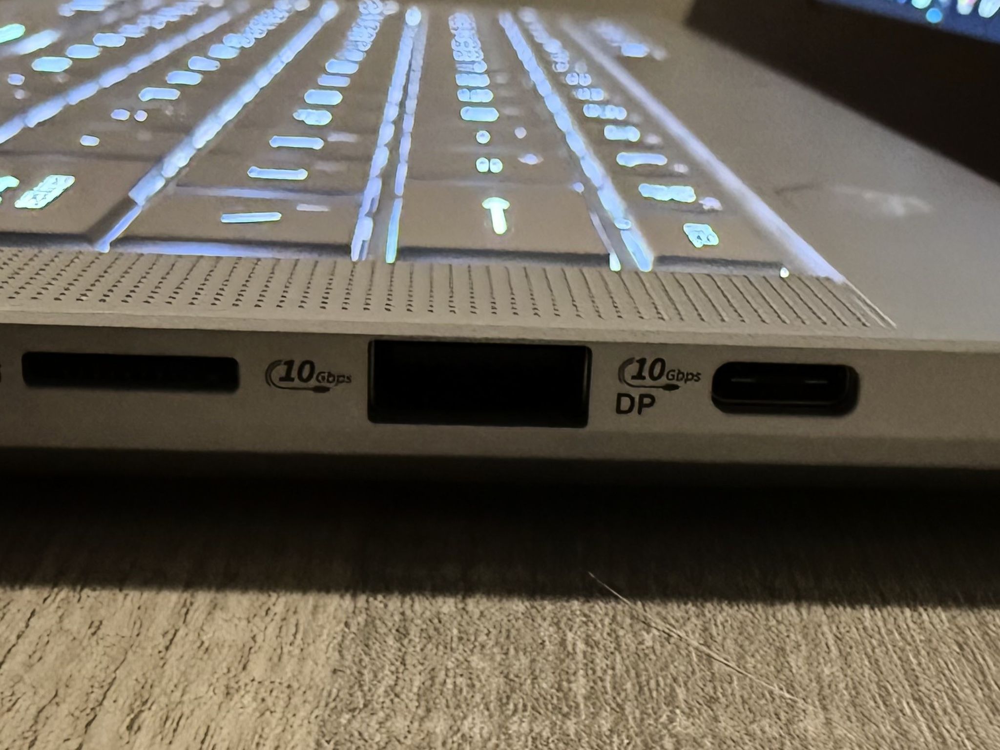ASUS ROG Zephyrus G14 (Platinum White) – Ryzen 9 / RTX 4060 Gaming Laptop