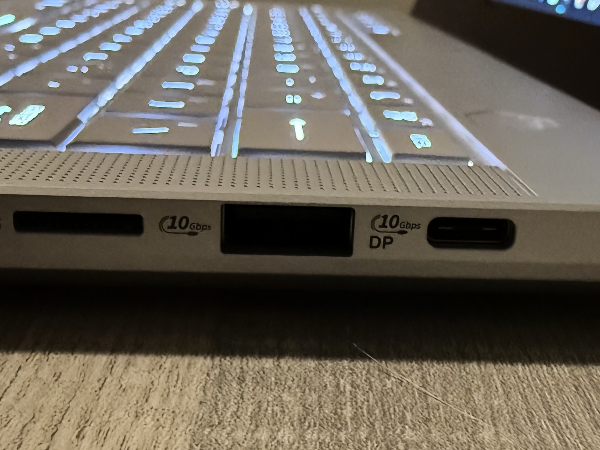 ASUS ROG Zephyrus G14 (Platinum White) – Ryzen 9 / RTX 4060 Gaming Laptop